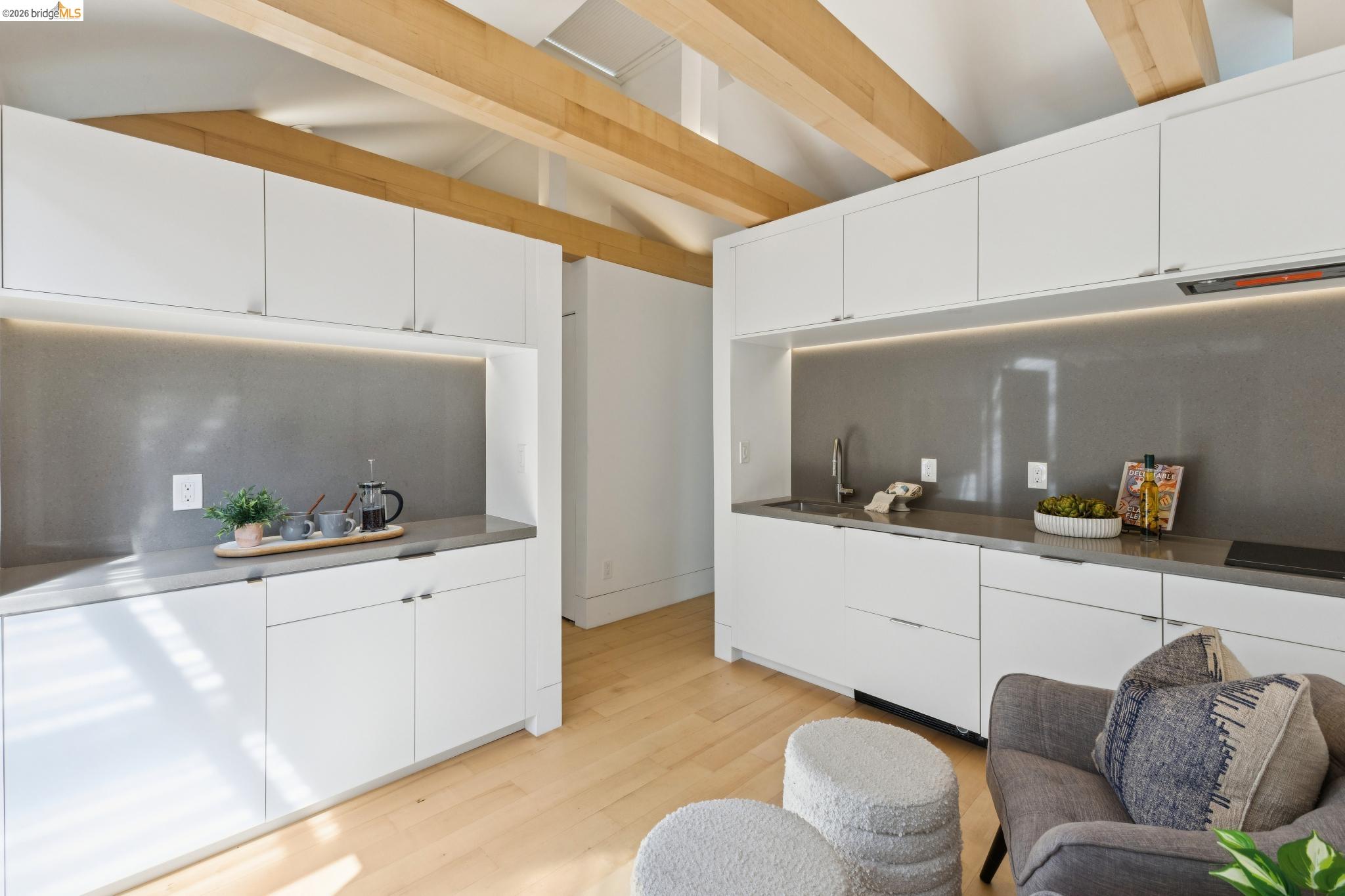 Detail Gallery Image 50 of 60 For 360 Alcatraz Ave, Oakland,  CA 94618 - 4 Beds | 2/1 Baths