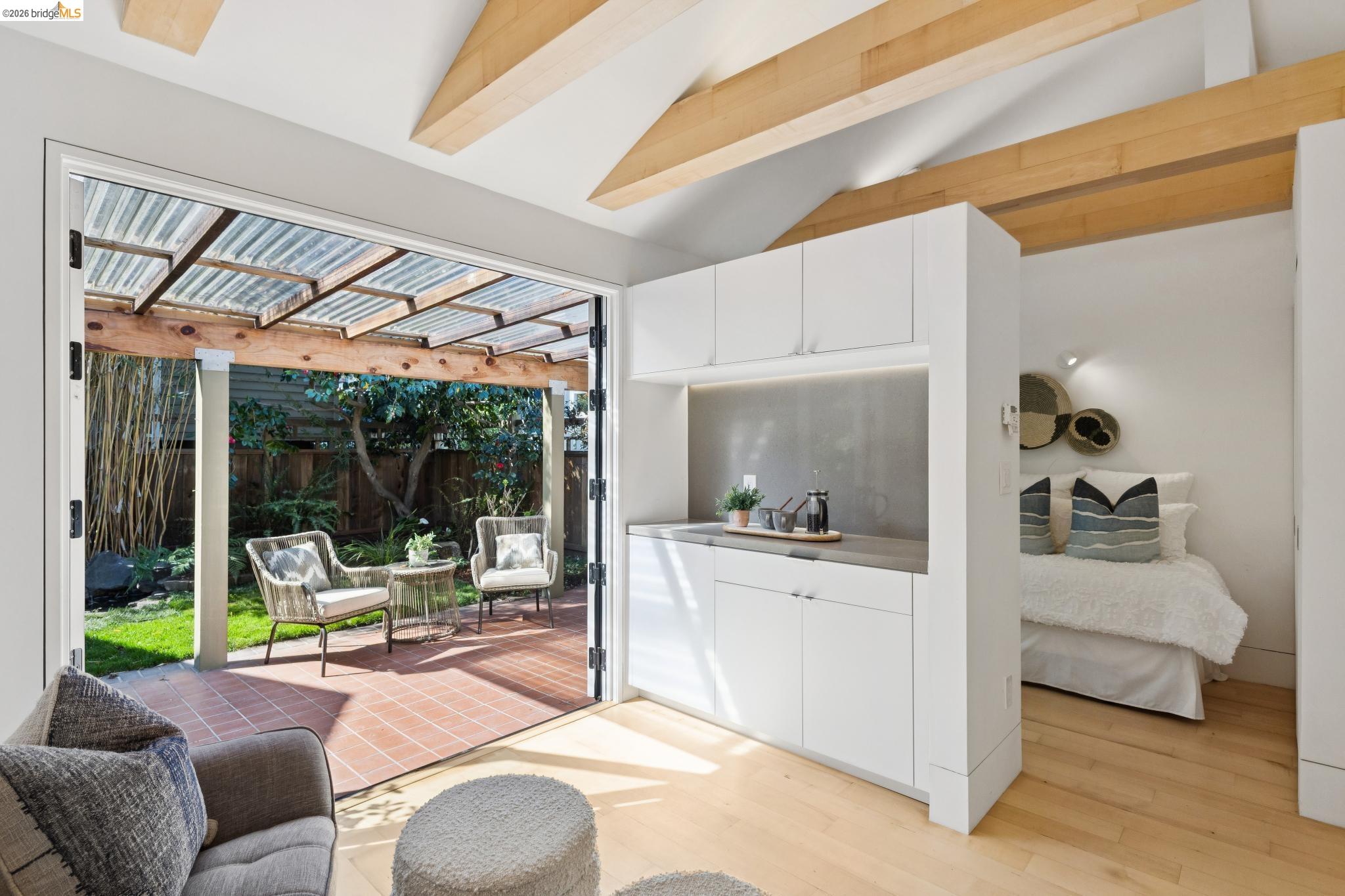 Detail Gallery Image 51 of 60 For 360 Alcatraz Ave, Oakland,  CA 94618 - 4 Beds | 2/1 Baths