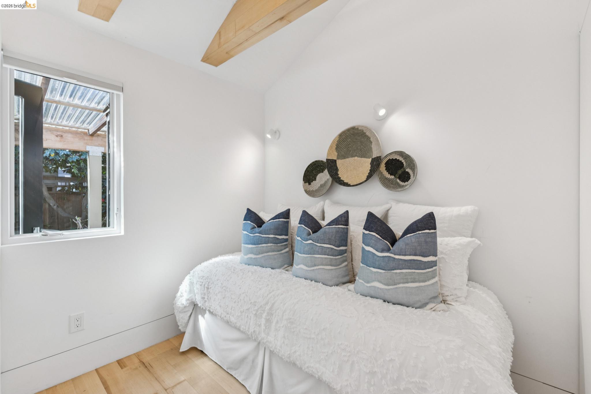 Detail Gallery Image 52 of 60 For 360 Alcatraz Ave, Oakland,  CA 94618 - 4 Beds | 2/1 Baths