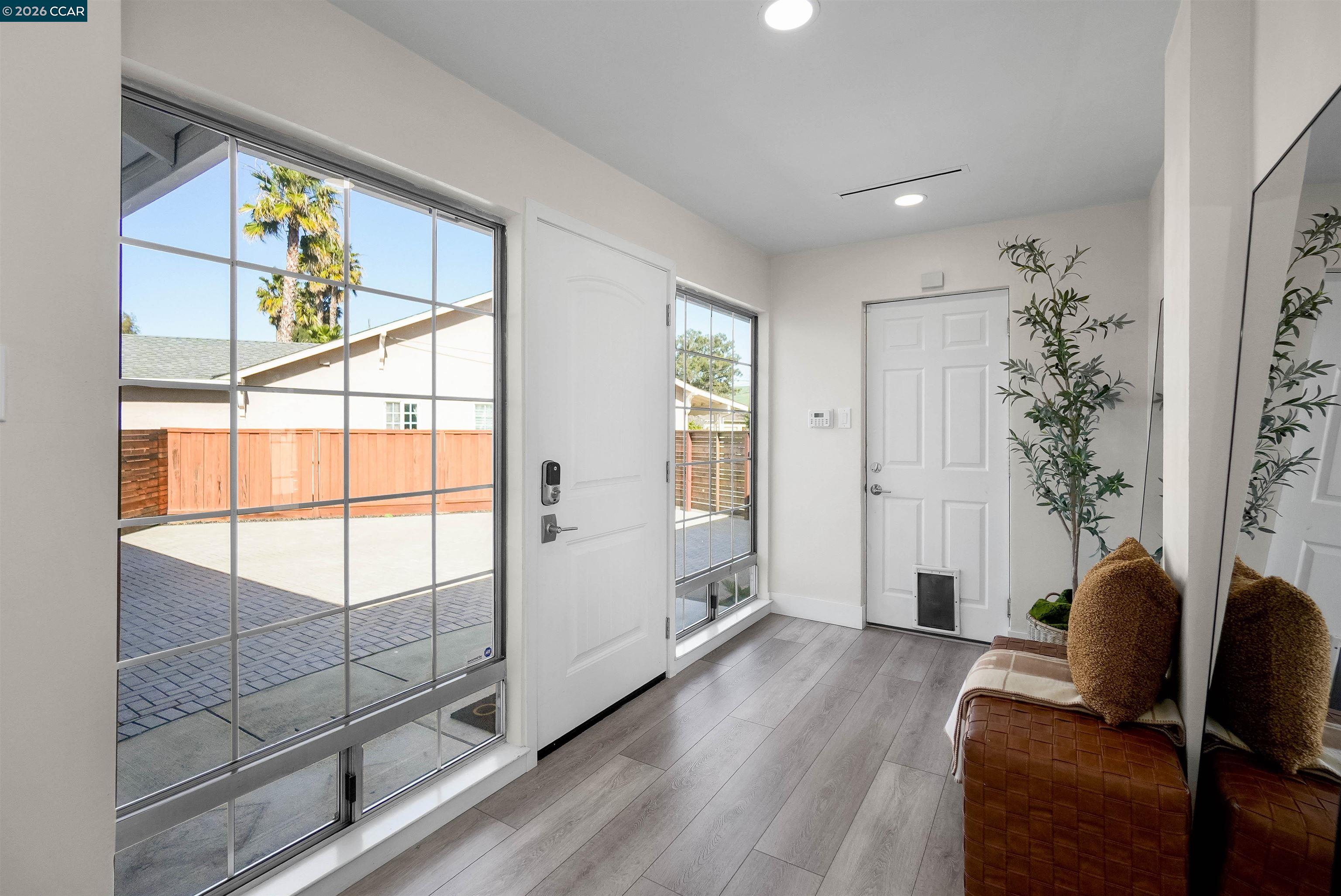Detail Gallery Image 5 of 48 For 1745 Eucalyptus Ct, Concord,  CA 94521 - 3 Beds | 2 Baths
