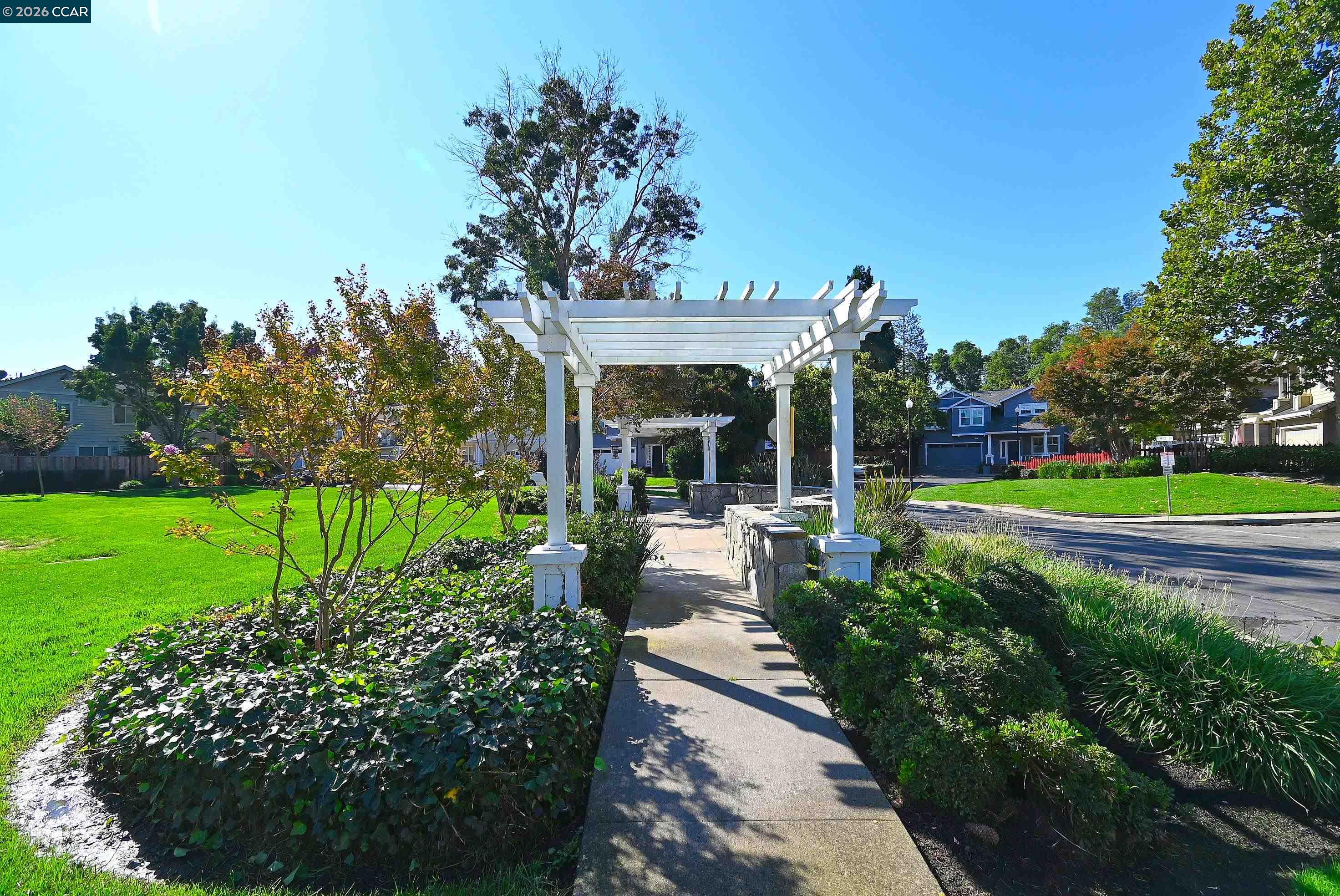 Detail Gallery Image 6 of 60 For 34 Elmwood Dr, San Ramon,  CA 94583 - 3 Beds | 2/1 Baths