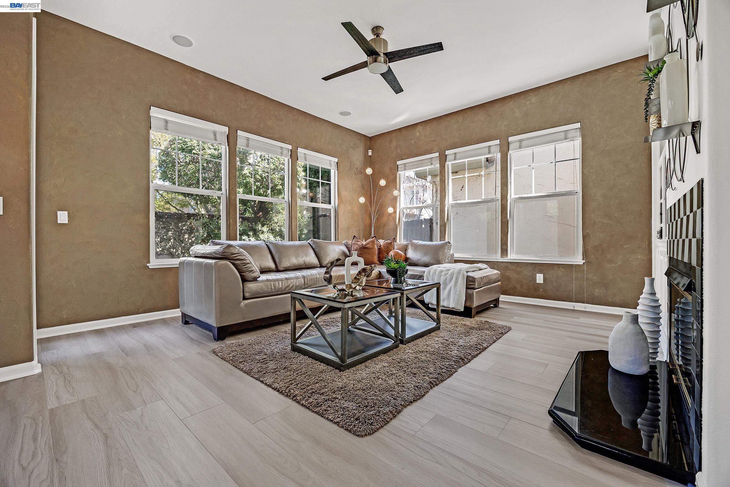 Detail Gallery Image 3 of 26 For 5130 Bianco Ct, Pleasanton,  CA 94588 - 4 Beds | 2/1 Baths