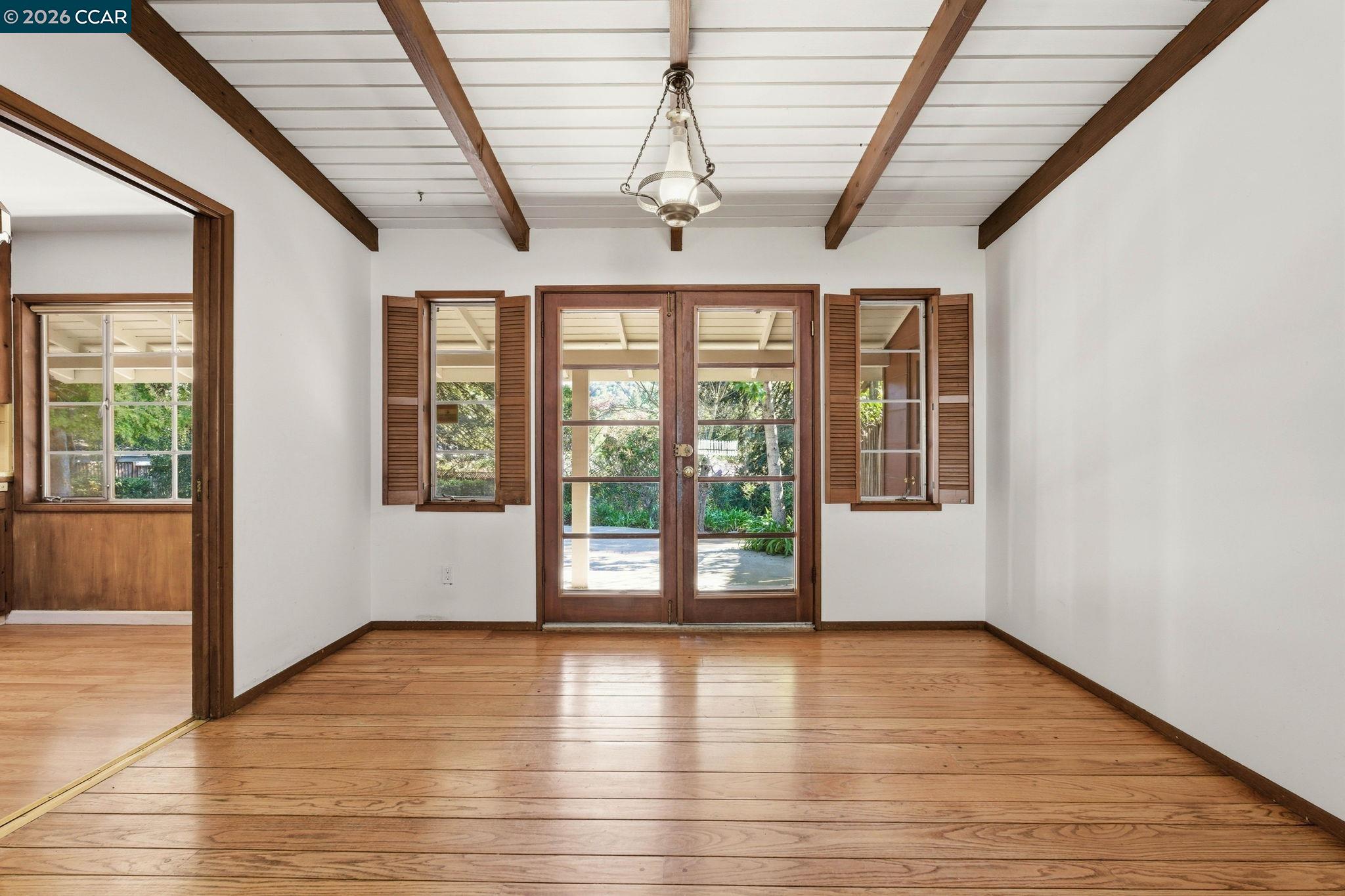 Detail Gallery Image 11 of 24 For 22 Irving Ln, Orinda,  CA 94563 - 3 Beds | 2 Baths