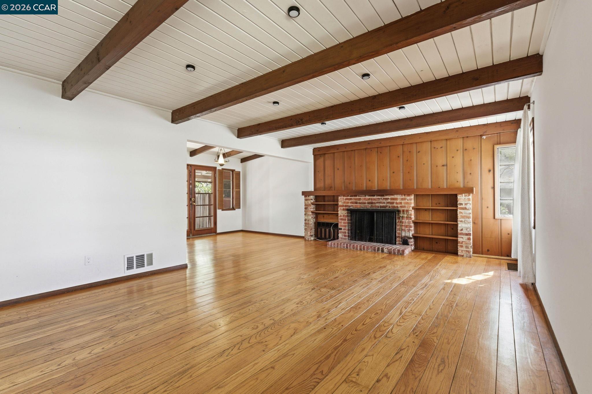 Detail Gallery Image 5 of 24 For 22 Irving Ln, Orinda,  CA 94563 - 3 Beds | 2 Baths