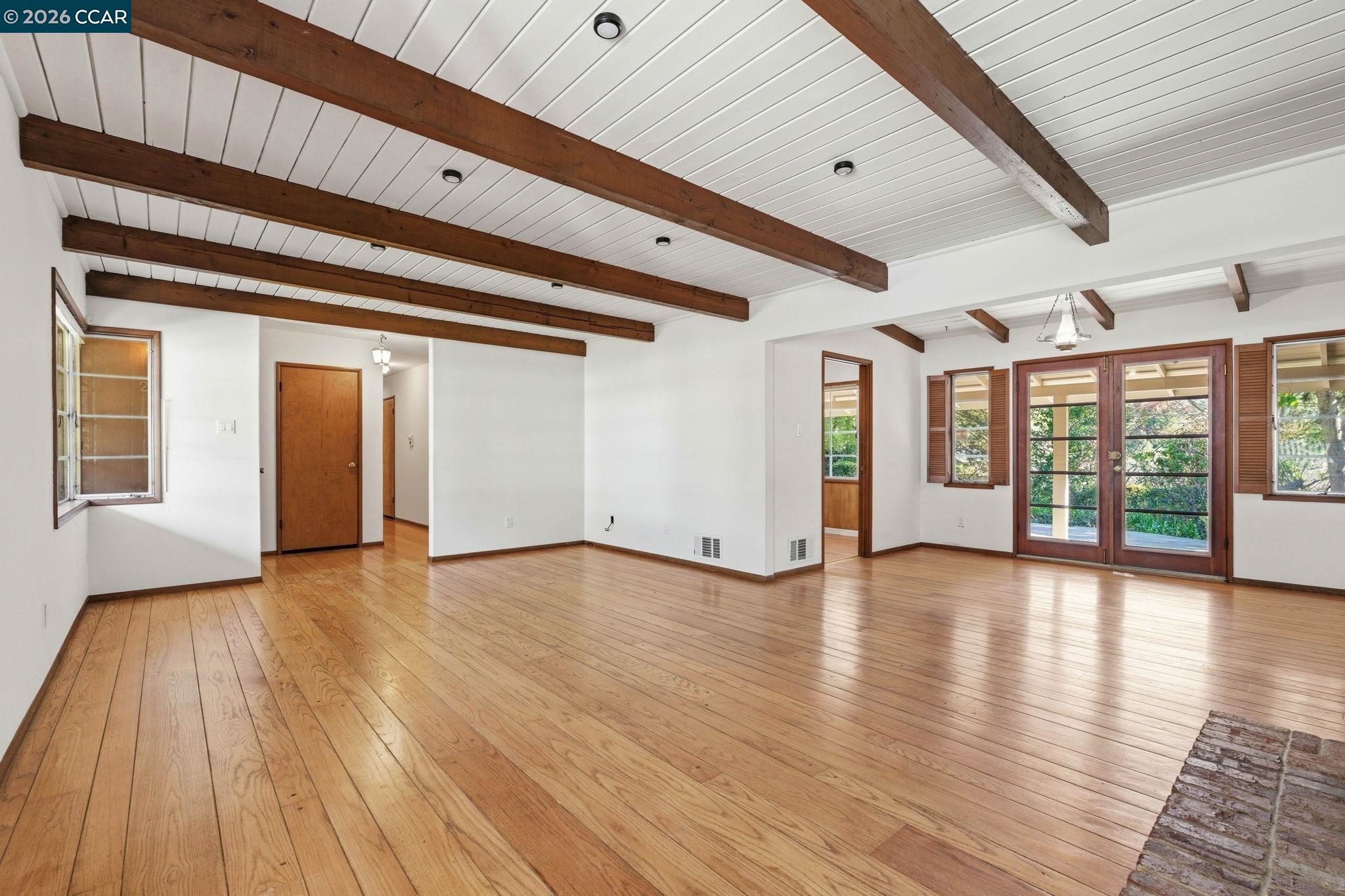 Detail Gallery Image 7 of 24 For 22 Irving Ln, Orinda,  CA 94563 - 3 Beds | 2 Baths