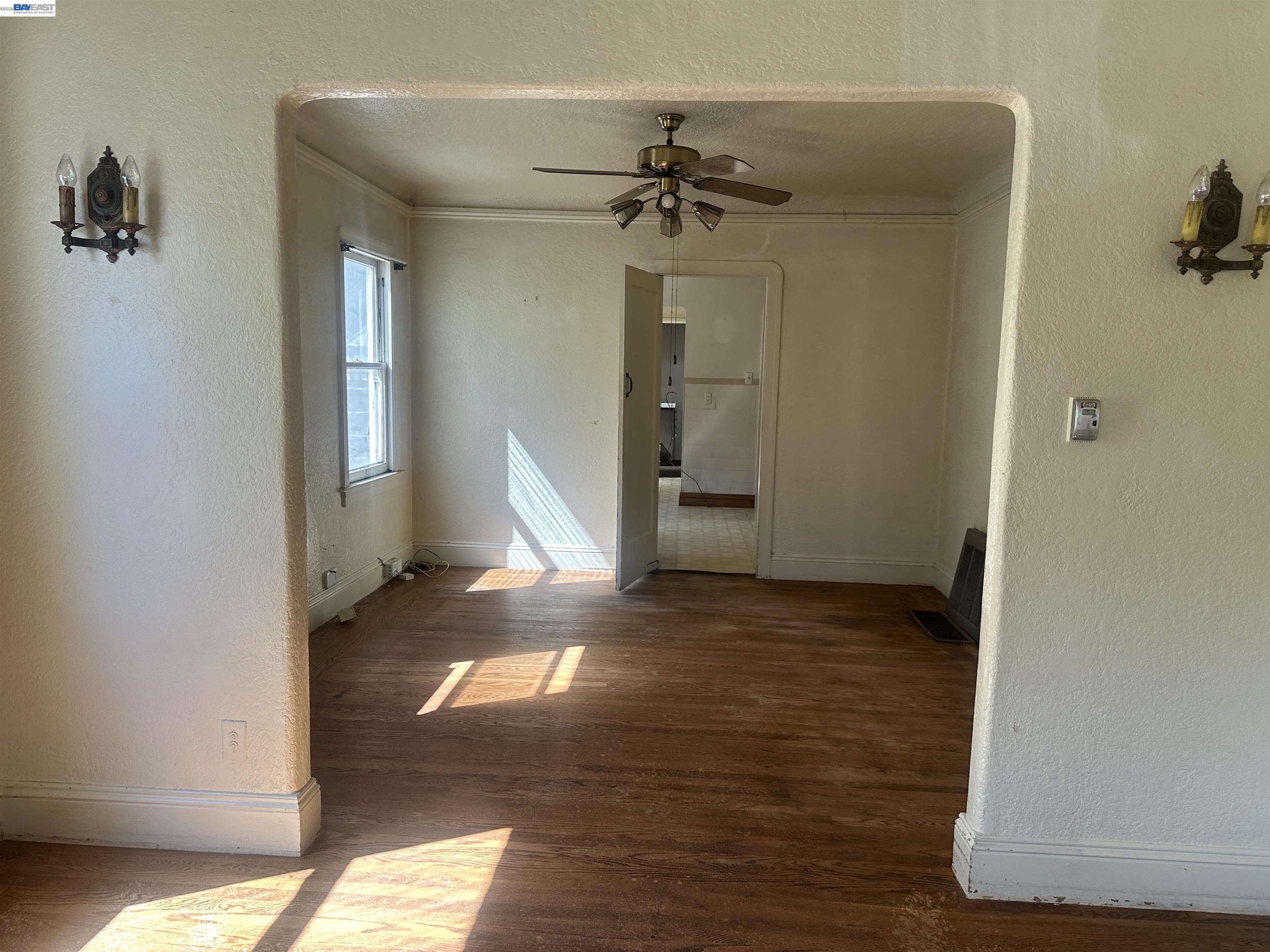 Detail Gallery Image 11 of 45 For 2533 Harrington Ave, Oakland,  CA 94601 - 3 Beds | 2 Baths