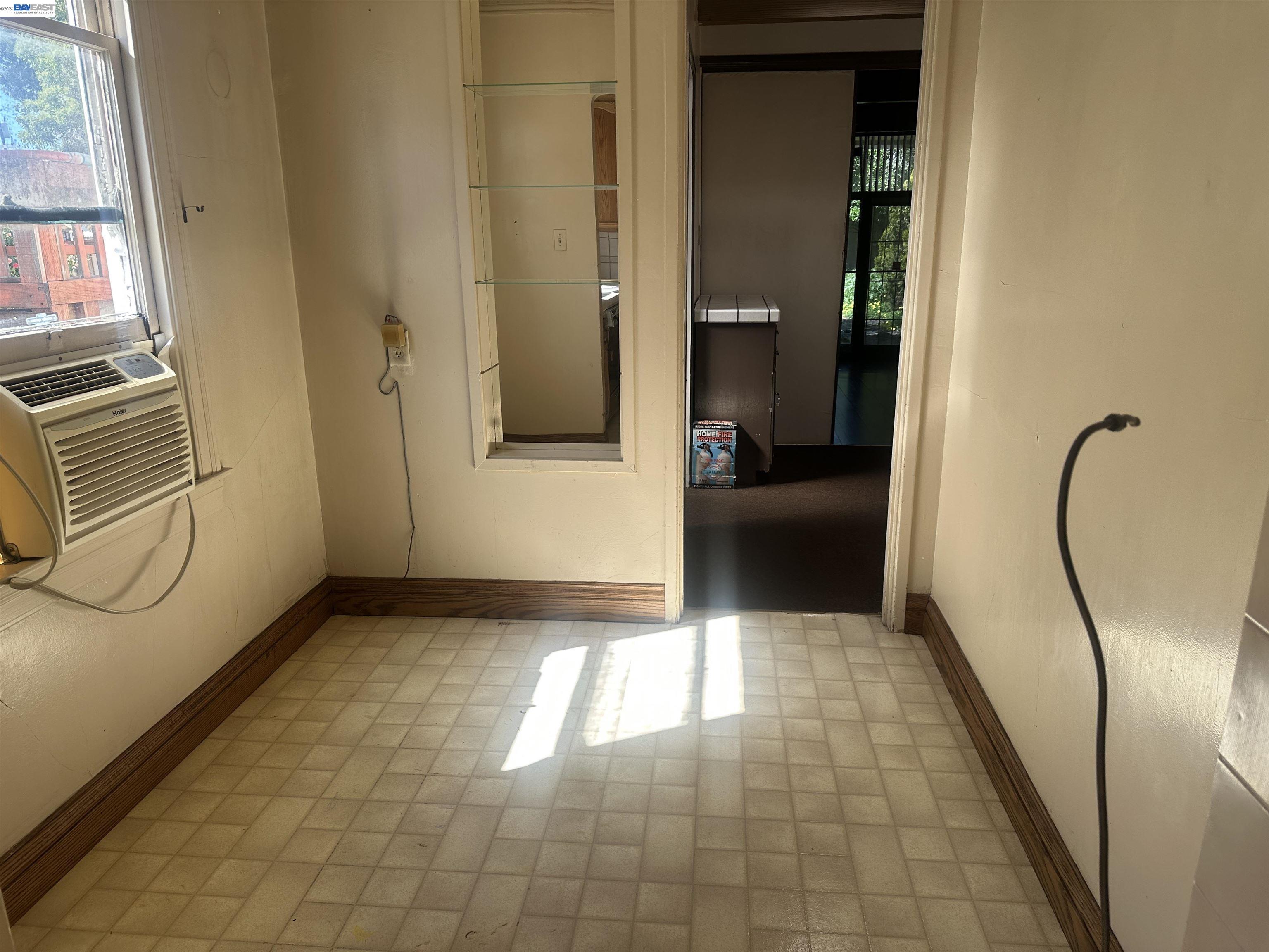 Detail Gallery Image 18 of 45 For 2533 Harrington Ave, Oakland,  CA 94601 - 3 Beds | 2 Baths