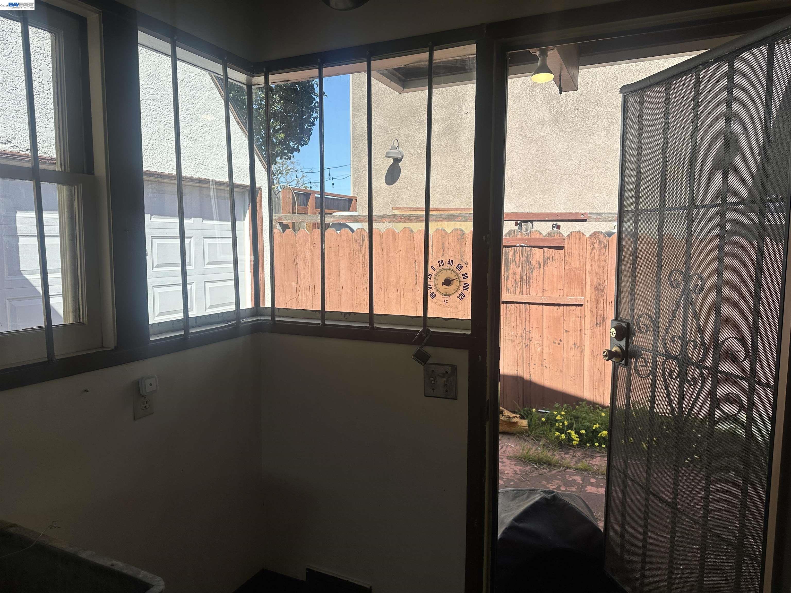 Detail Gallery Image 33 of 45 For 2533 Harrington Ave, Oakland,  CA 94601 - 3 Beds | 2 Baths