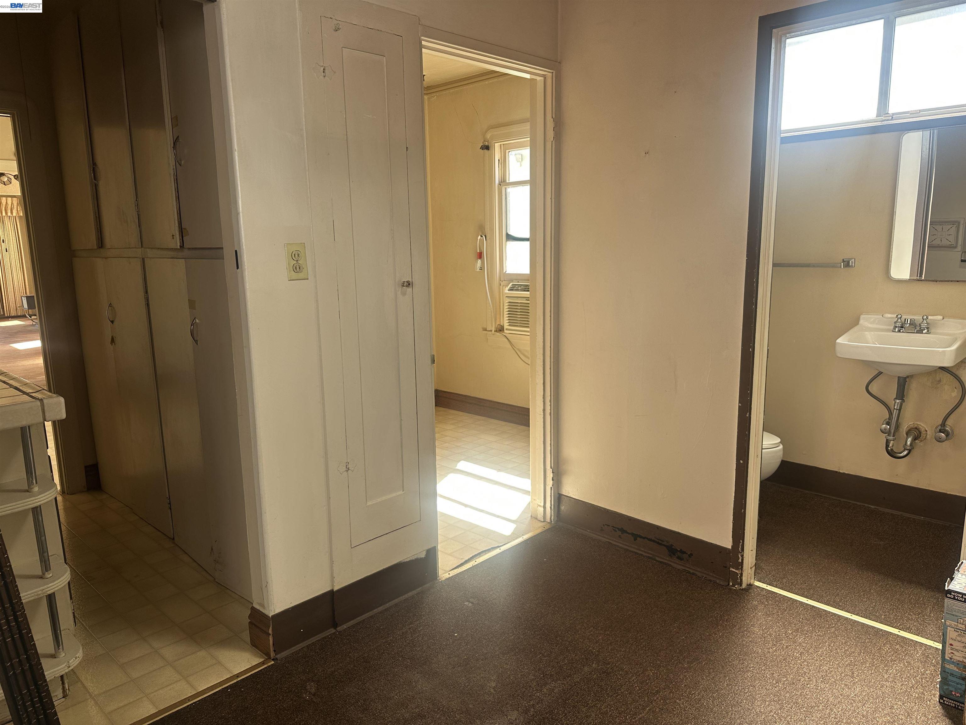 Detail Gallery Image 36 of 45 For 2533 Harrington Ave, Oakland,  CA 94601 - 3 Beds | 2 Baths