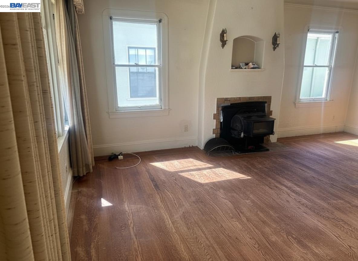 Detail Gallery Image 6 of 45 For 2533 Harrington Ave, Oakland,  CA 94601 - 3 Beds | 2 Baths