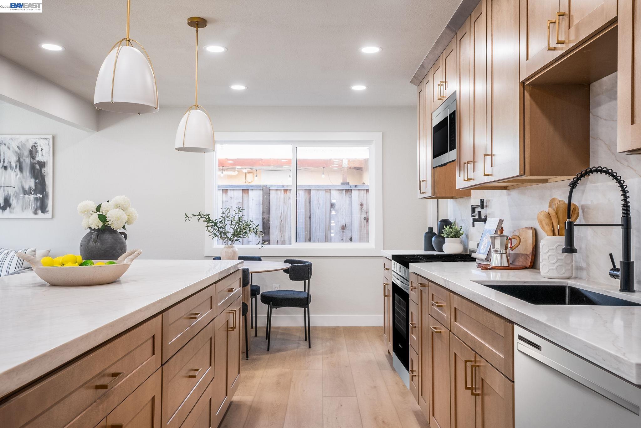 Detail Gallery Image 4 of 25 For 42663 Hamilton Way, Fremont,  CA 94538 - 3 Beds | 2 Baths