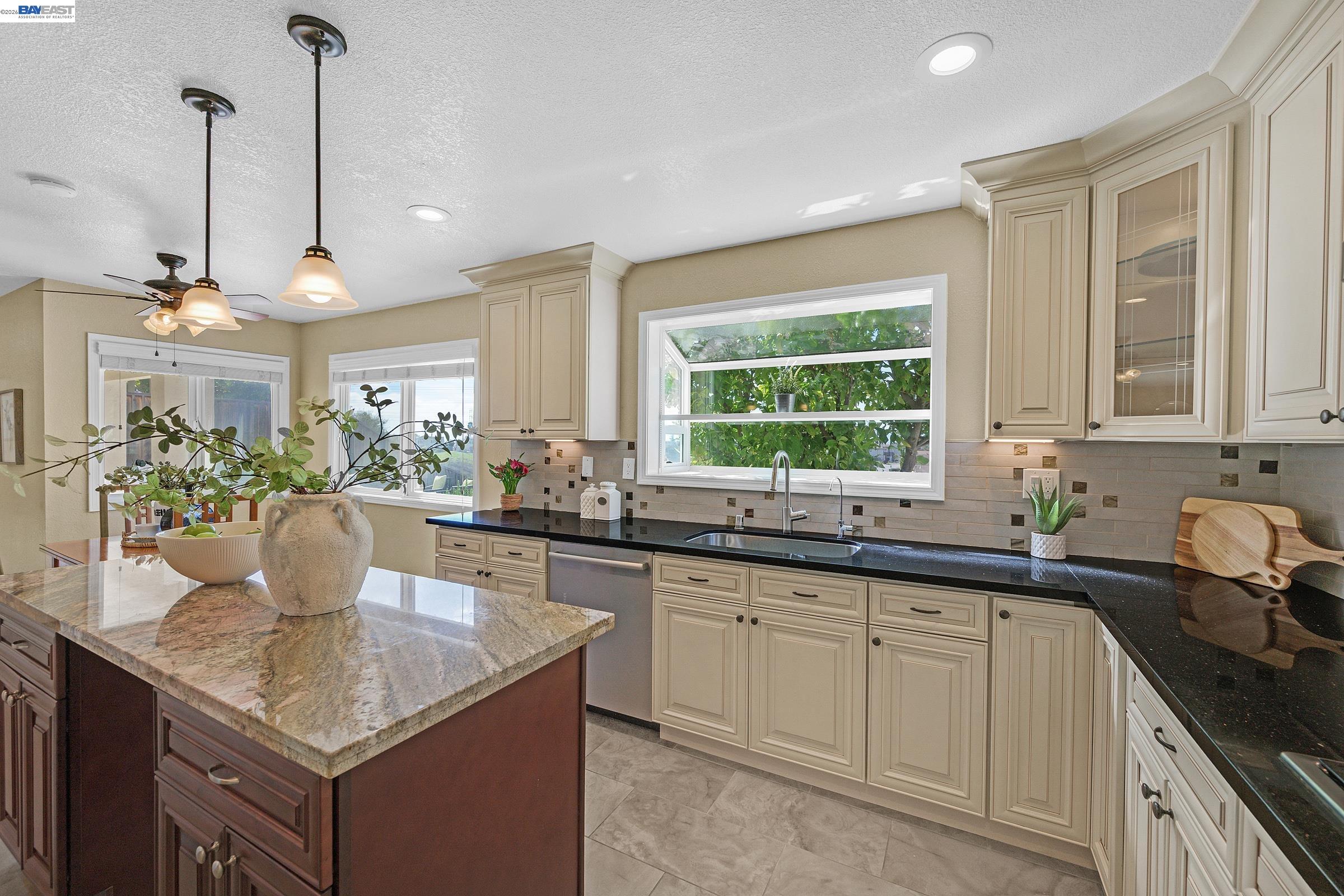 Detail Gallery Image 22 of 59 For 43583 Southerland Way, Fremont,  CA 94539 - 3 Beds | 2/1 Baths