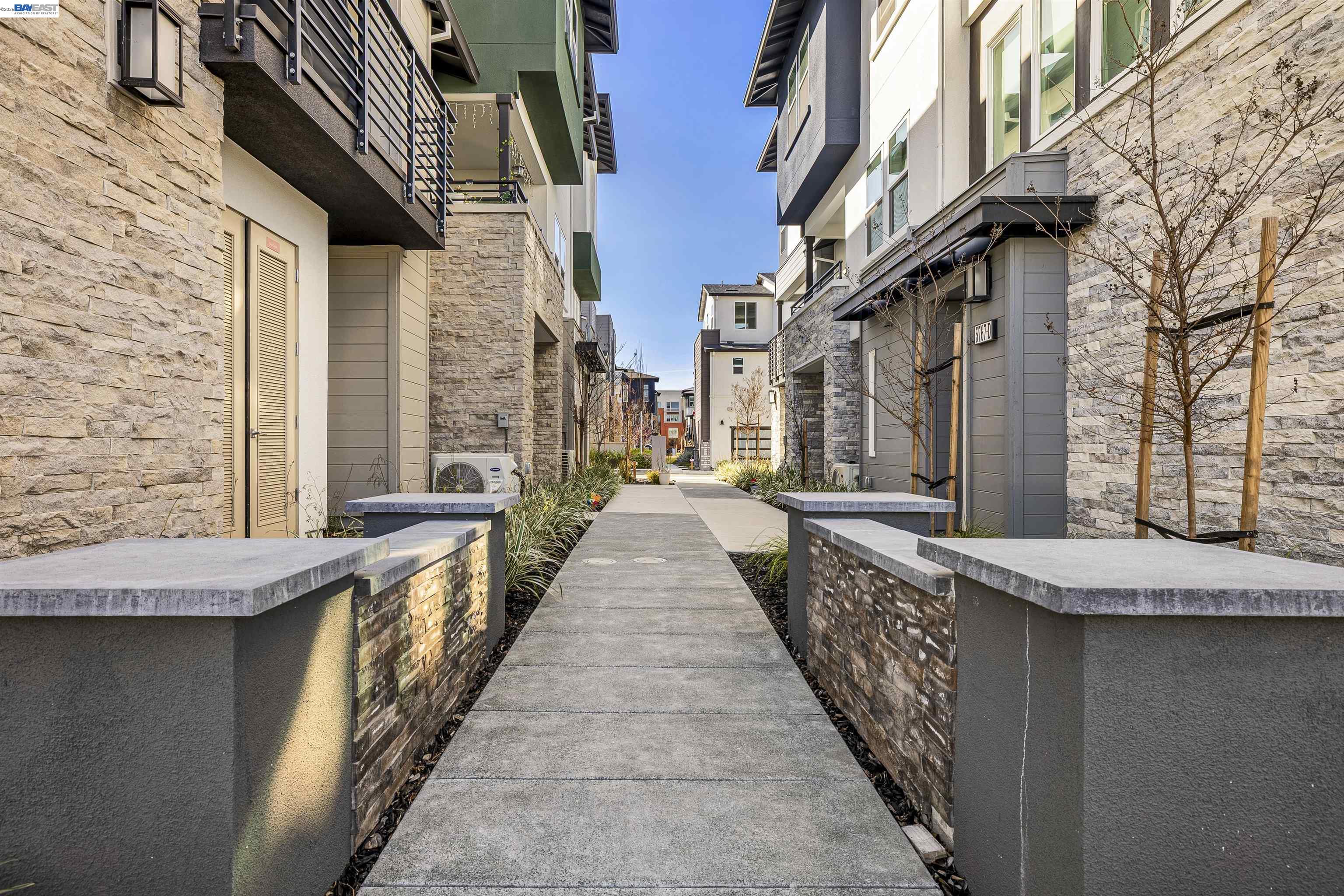 5767 Iron Horse Pkwy UNIT D, Dublin, CA, 94568