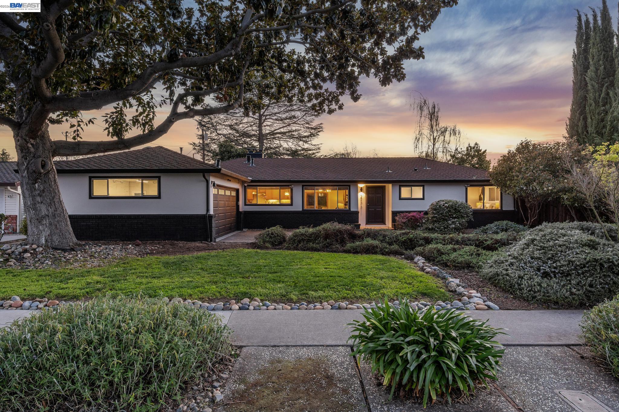 Detail Gallery Image 2 of 58 For 2533 Richland Ave, San Jose,  CA 95125 - 3 Beds | 2 Baths