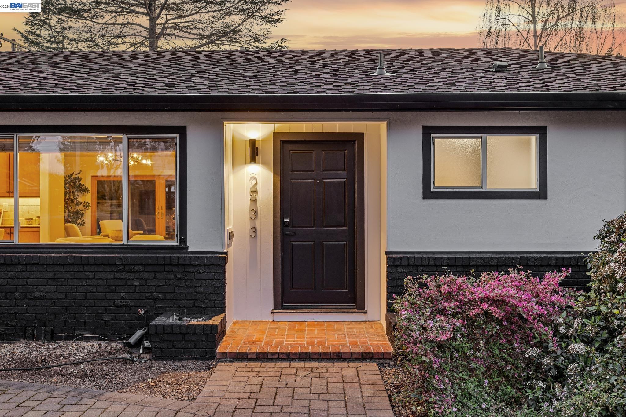 Detail Gallery Image 4 of 58 For 2533 Richland Ave, San Jose,  CA 95125 - 3 Beds | 2 Baths