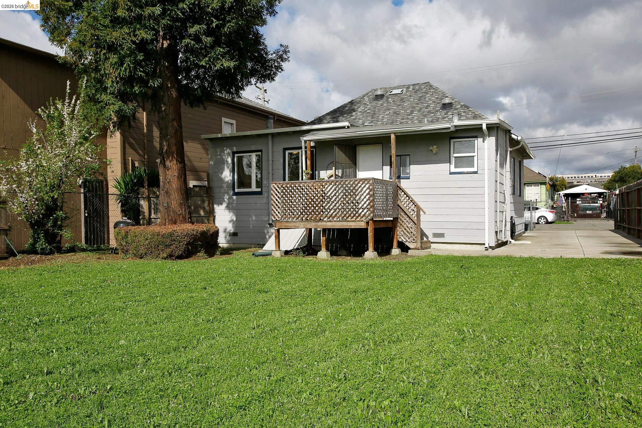 Detail Gallery Image 15 of 15 For 1068 82nd Avenue, Oakland,  CA 94621 - 2 Beds | 1 Baths