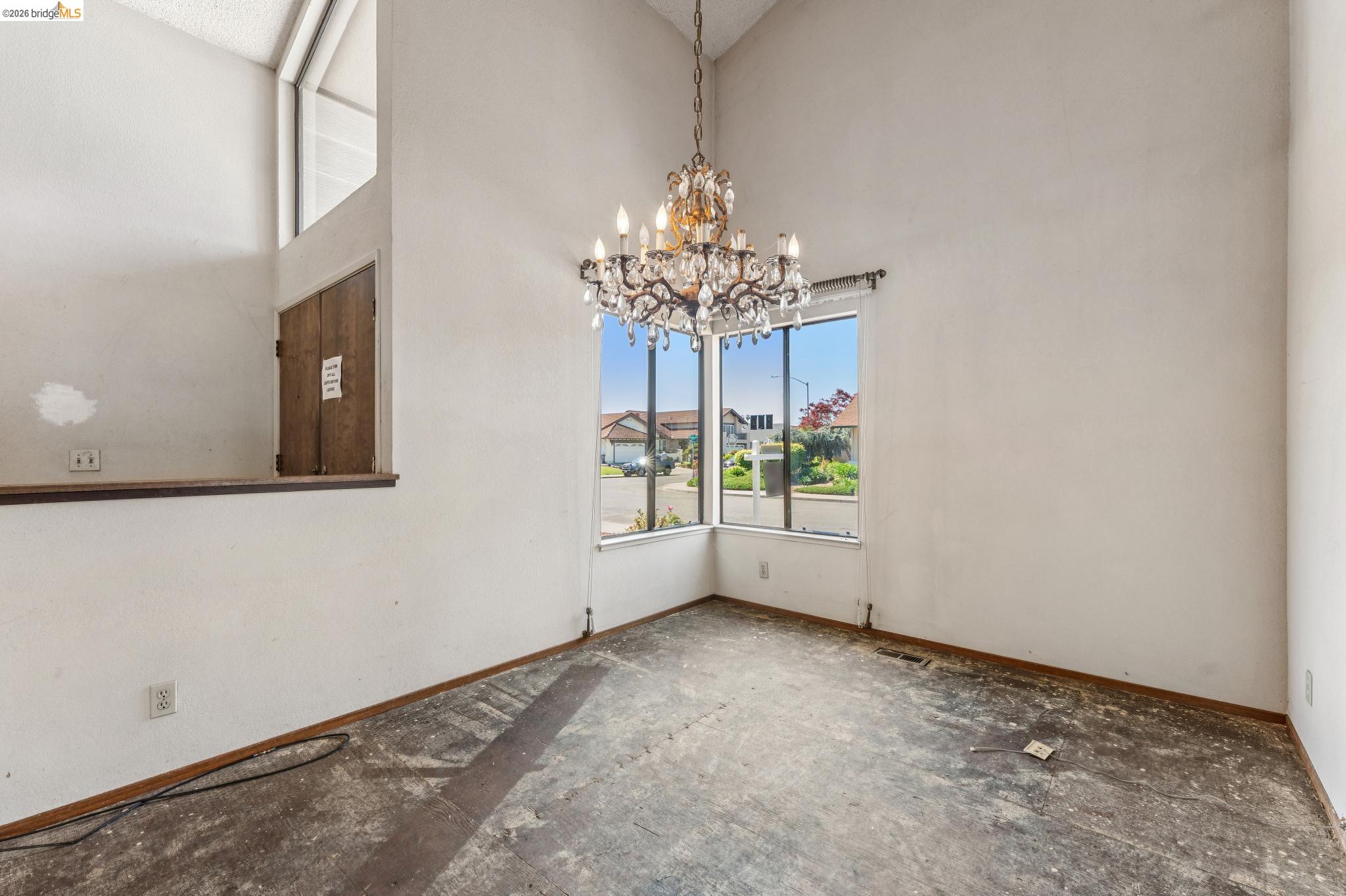 Detail Gallery Image 11 of 37 For 804 Crocus Drive, San Leandro,  CA 94578 - 3 Beds | 2 Baths