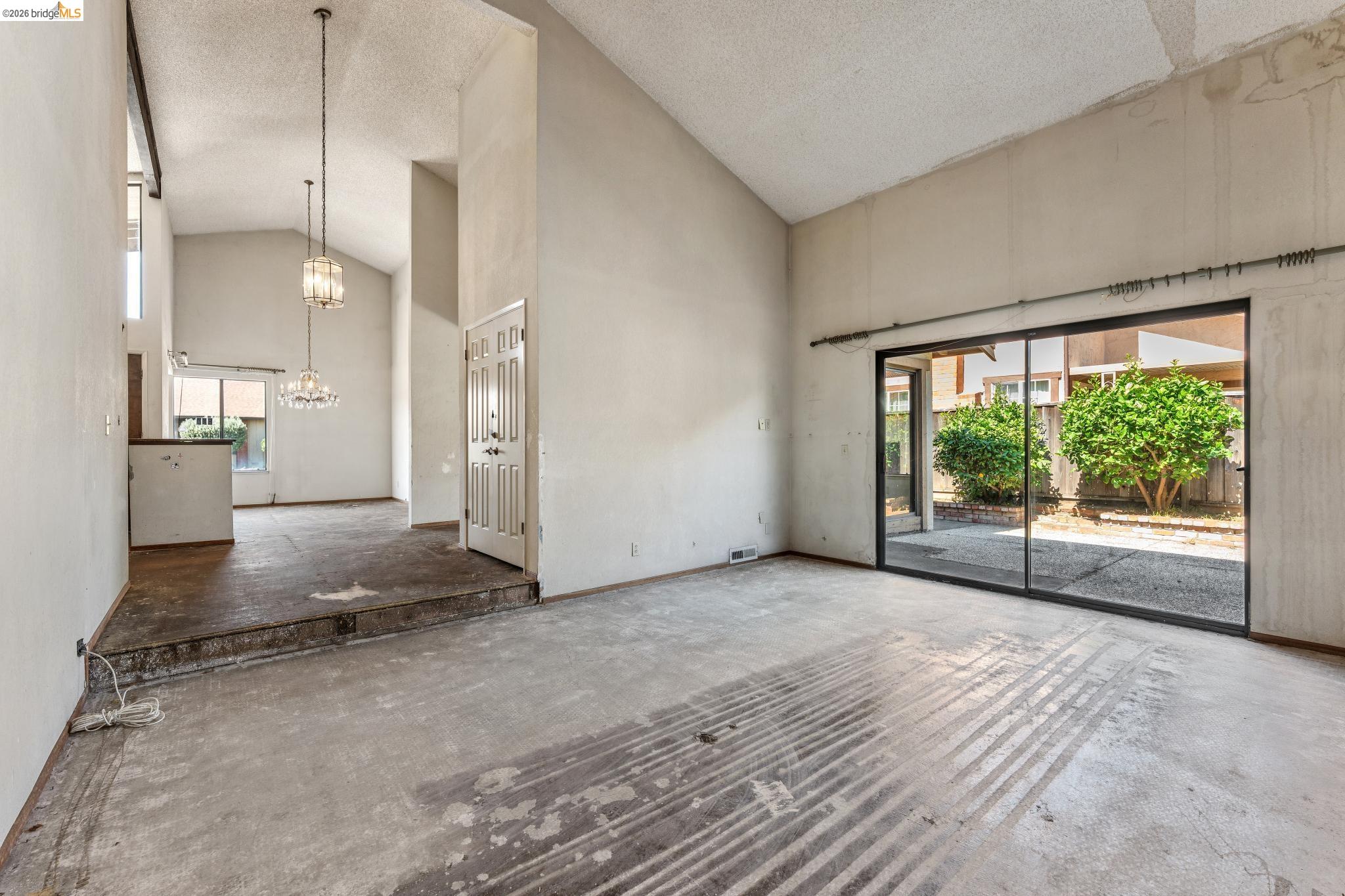 Detail Gallery Image 8 of 37 For 804 Crocus Drive, San Leandro,  CA 94578 - 3 Beds | 2 Baths