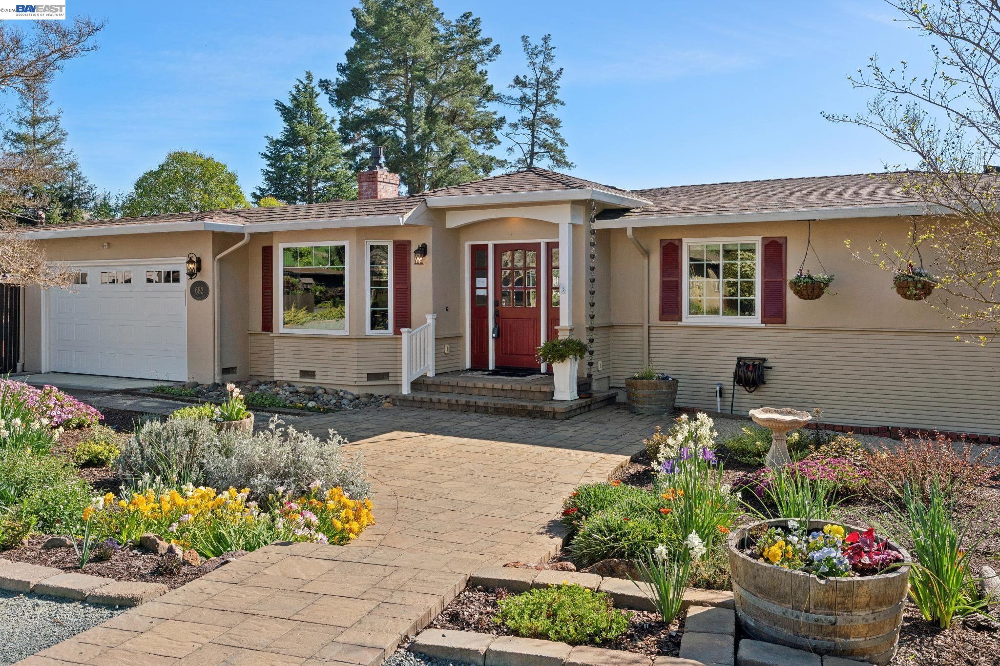 Detail Gallery Image 2 of 58 For 682 Jennie Ct, Lafayette,  CA 94549 - 5 Beds | 2/1 Baths