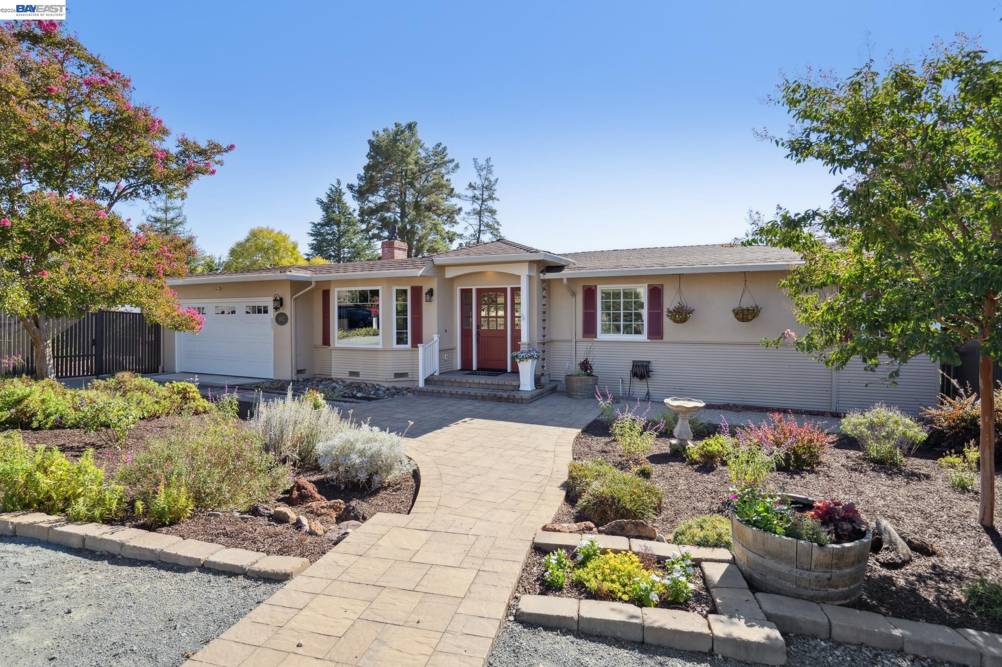 Detail Gallery Image 14 of 58 For 682 Jennie Ct, Lafayette,  CA 94549 - 5 Beds | 2/1 Baths