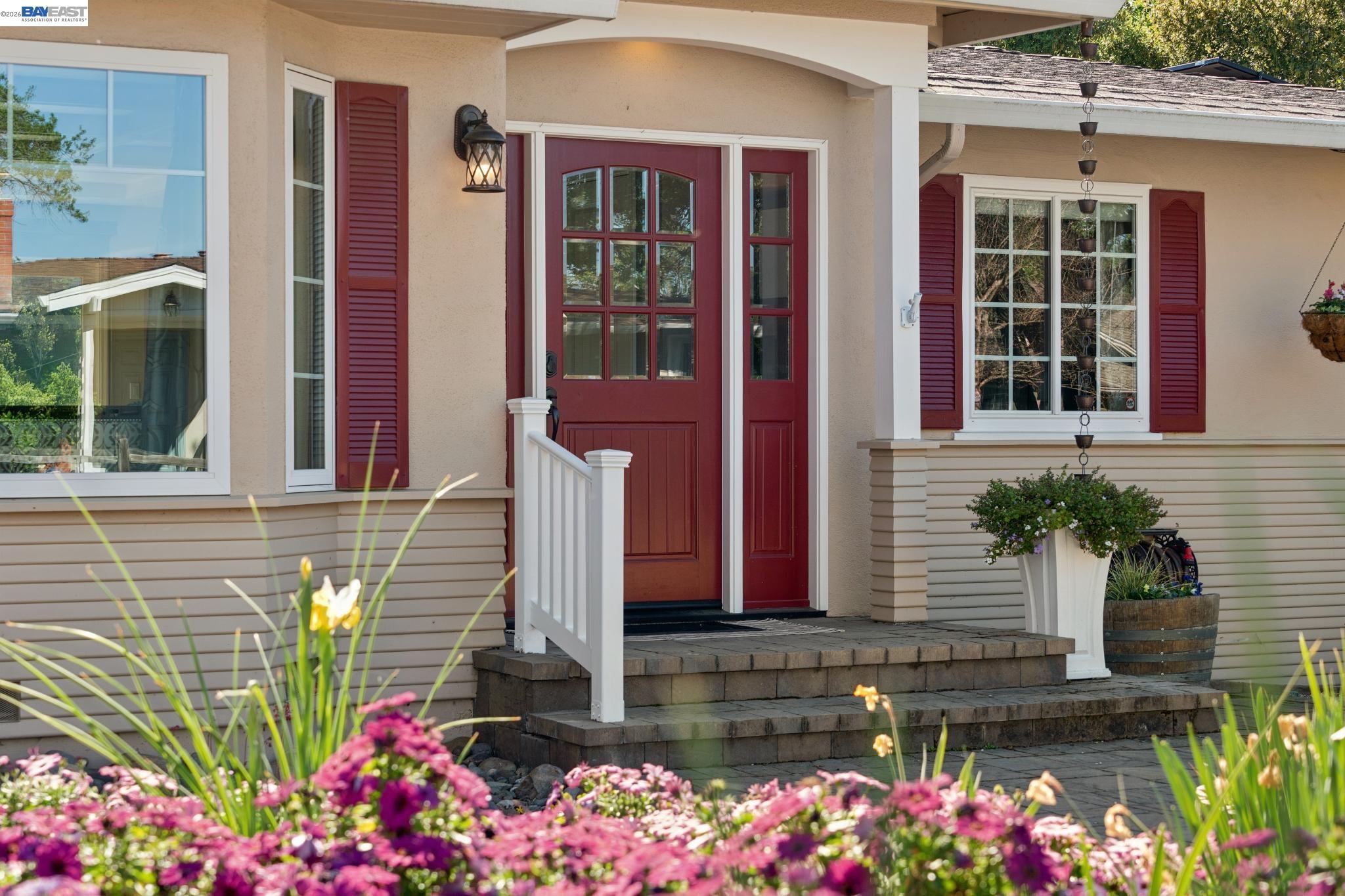 Detail Gallery Image 3 of 58 For 682 Jennie Ct, Lafayette,  CA 94549 - 5 Beds | 2/1 Baths