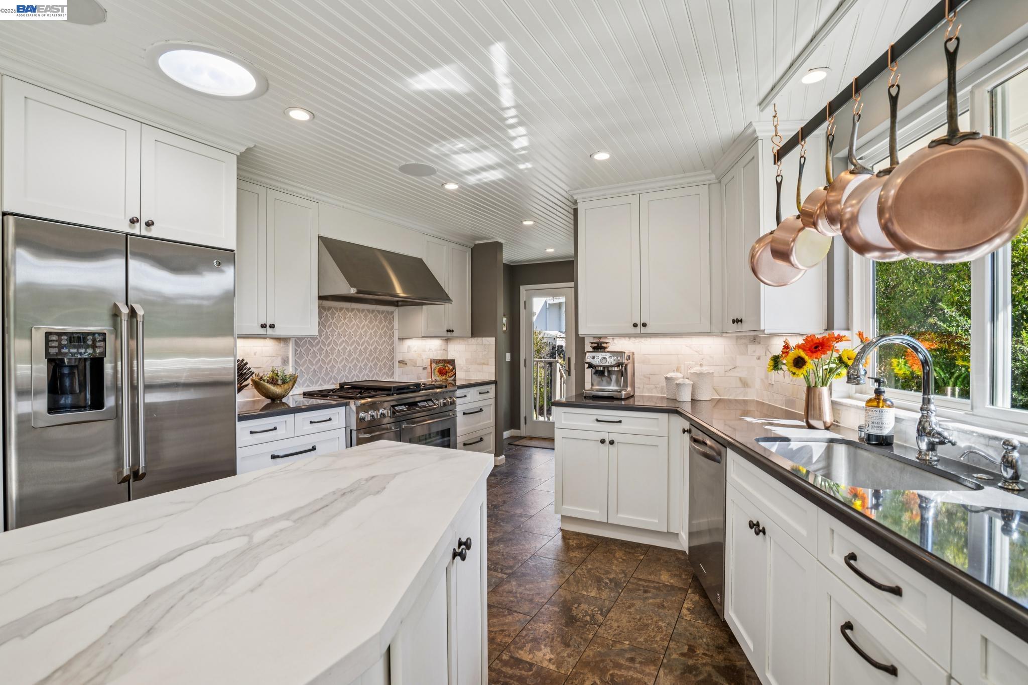 Detail Gallery Image 24 of 53 For 682 Jennie Ct, Lafayette,  CA 94549 - 5 Beds | 2/1 Baths