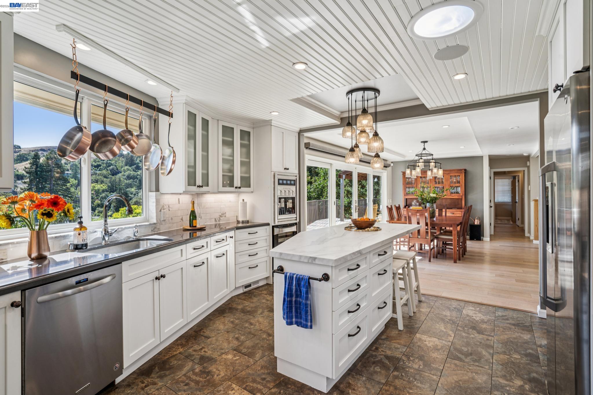 Detail Gallery Image 9 of 58 For 682 Jennie Ct, Lafayette,  CA 94549 - 5 Beds | 2/1 Baths