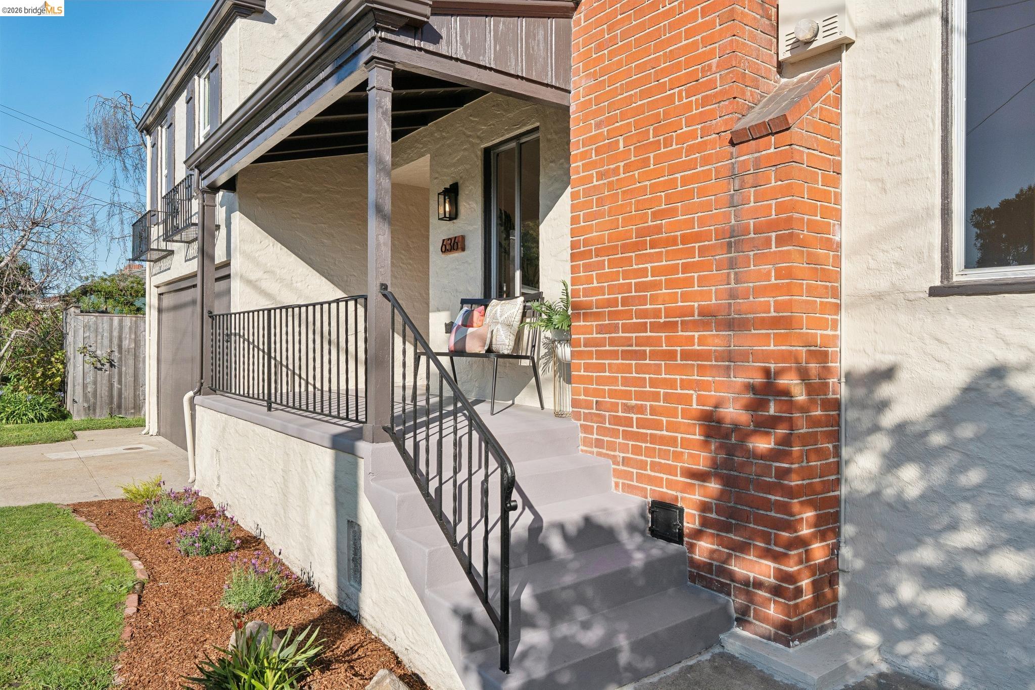 Detail Gallery Image 3 of 60 For 636 38th St, Richmond,  CA 94805 - 3 Beds | 2 Baths