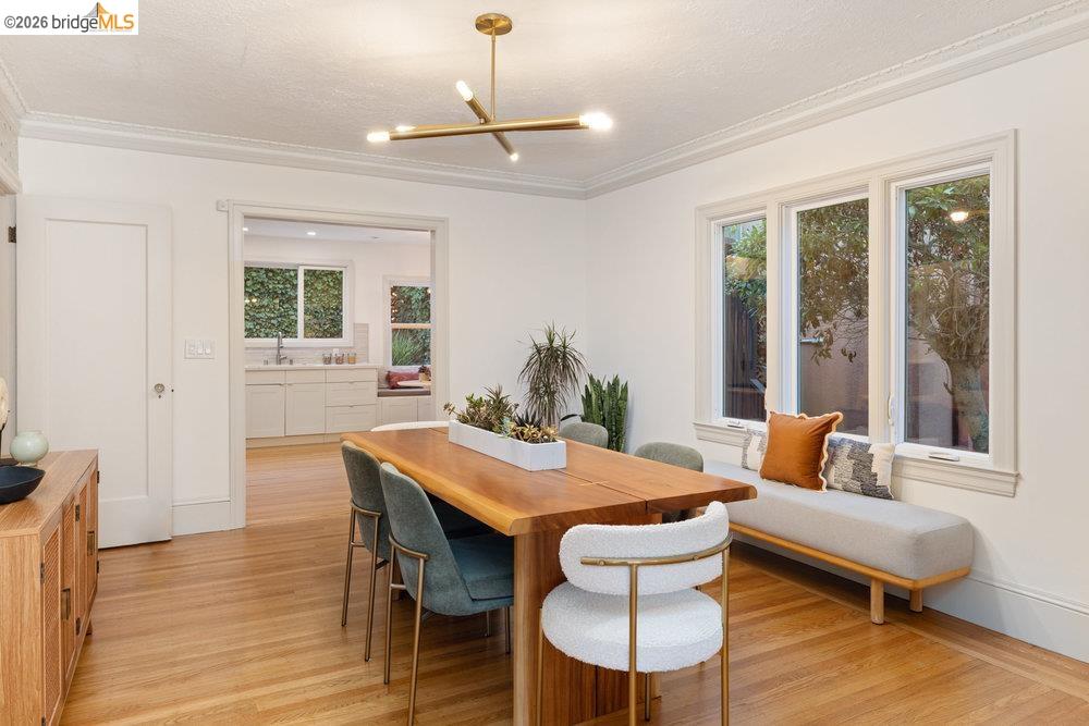 Detail Gallery Image 11 of 60 For 589 San Luis Rd., Berkeley,  CA 94707-1723 - 4 Beds | 2 Baths