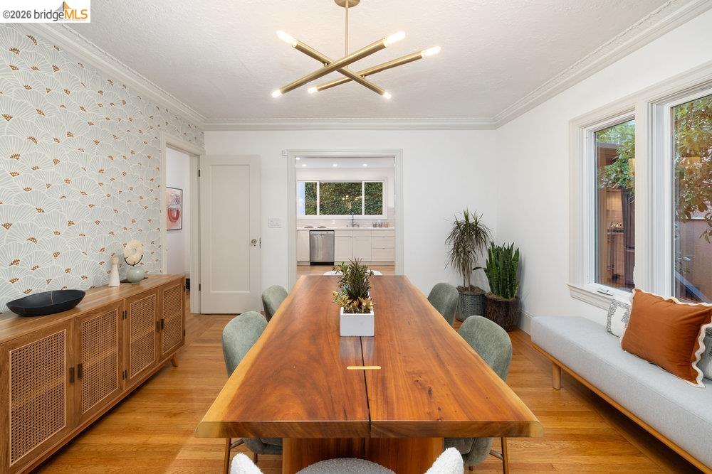 Detail Gallery Image 12 of 60 For 589 San Luis Rd., Berkeley,  CA 94707-1723 - 4 Beds | 2 Baths