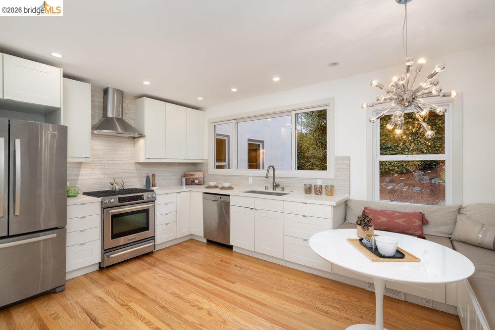 Detail Gallery Image 15 of 60 For 589 San Luis Rd., Berkeley,  CA 94707-1723 - 4 Beds | 2 Baths