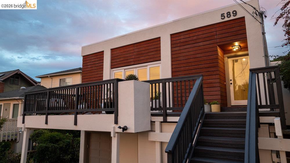 Detail Gallery Image 3 of 60 For 589 San Luis Rd., Berkeley,  CA 94707-1723 - 4 Beds | 2 Baths