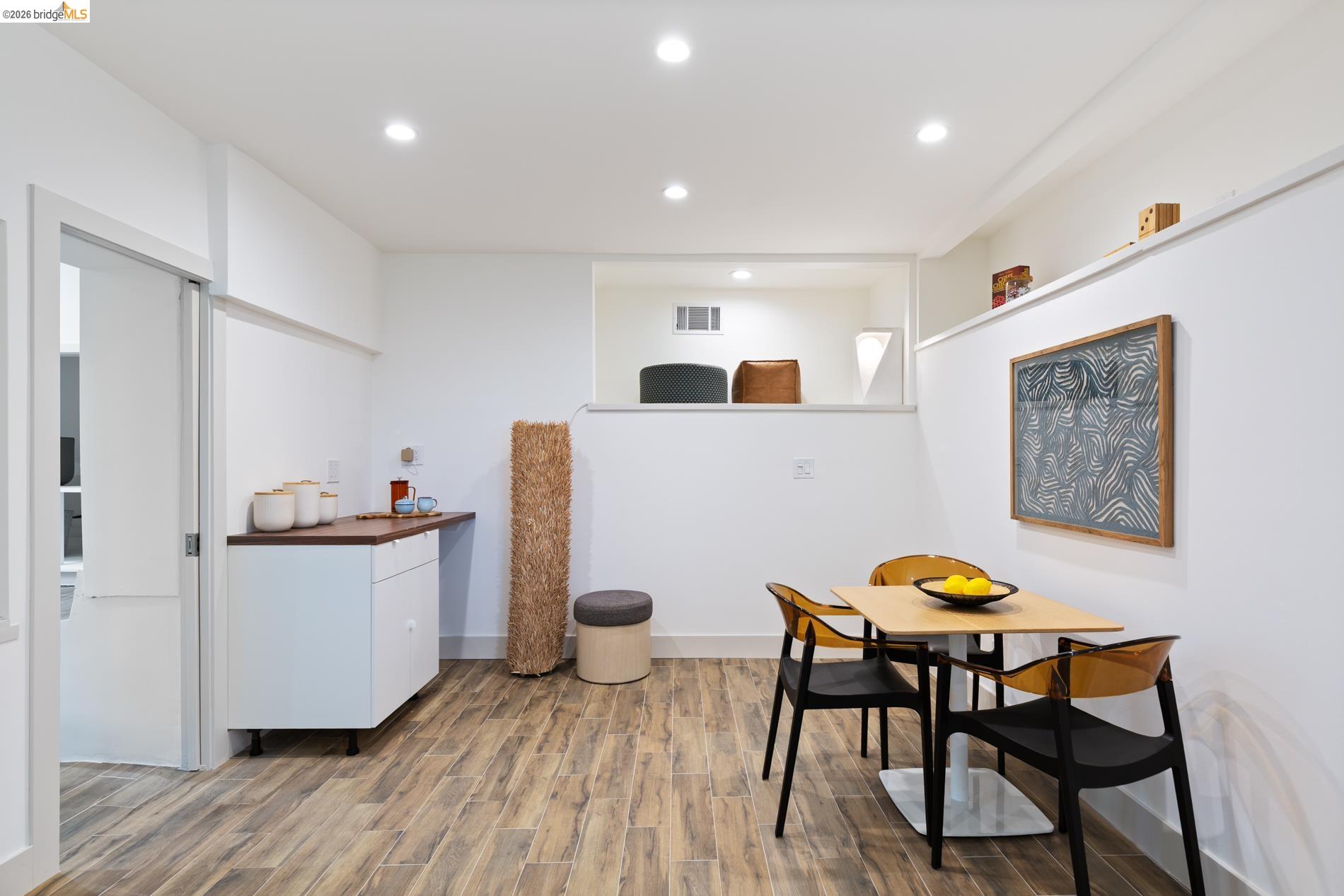 Detail Gallery Image 32 of 60 For 589 San Luis Rd., Berkeley,  CA 94707-1723 - 4 Beds | 2 Baths