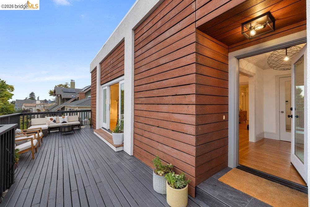 Detail Gallery Image 5 of 60 For 589 San Luis Rd., Berkeley,  CA 94707-1723 - 4 Beds | 2 Baths