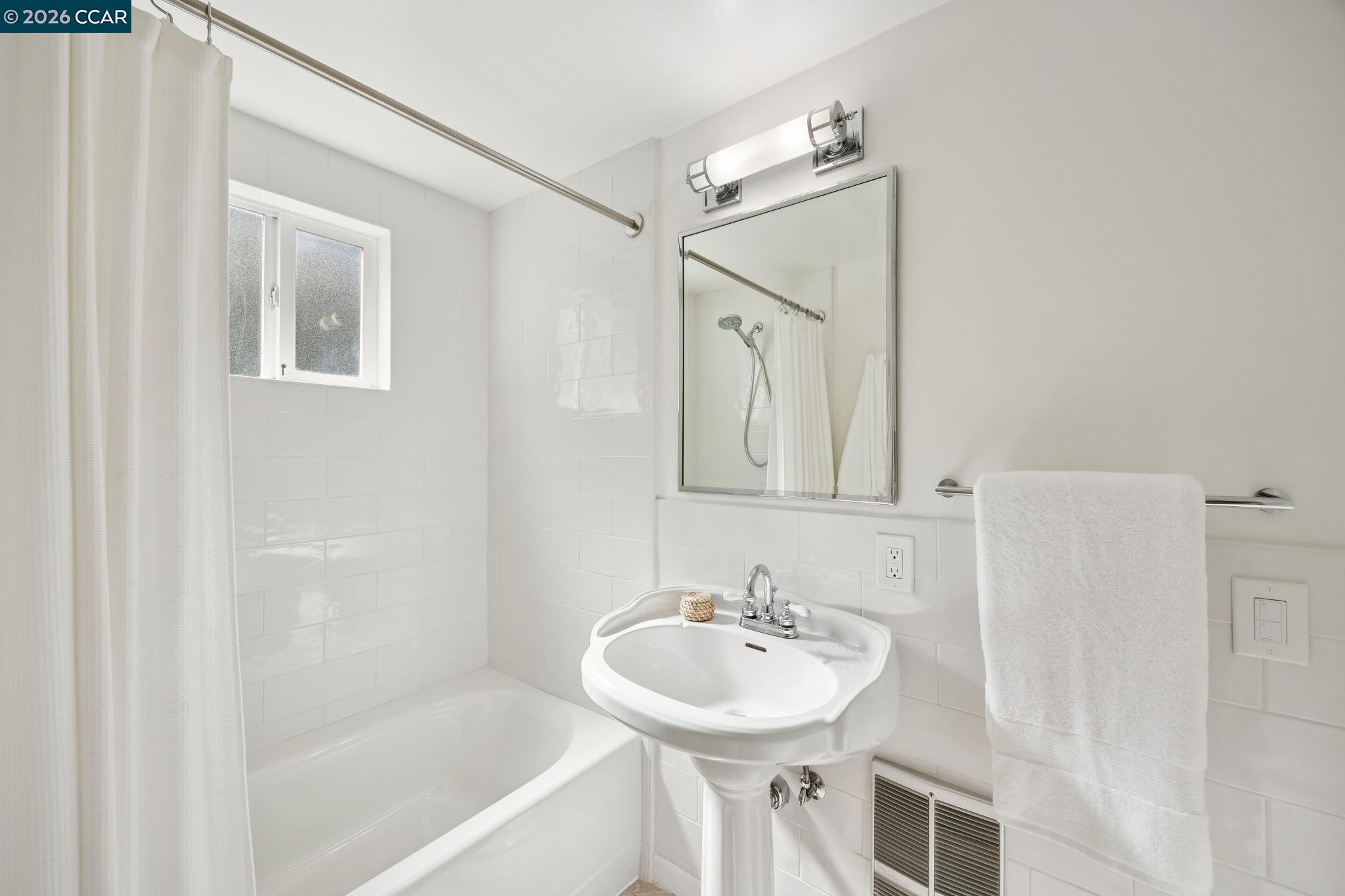 Detail Gallery Image 27 of 46 For 1651 Mendota Court, Walnut Creek,  CA 94597 - 3 Beds | 2 Baths