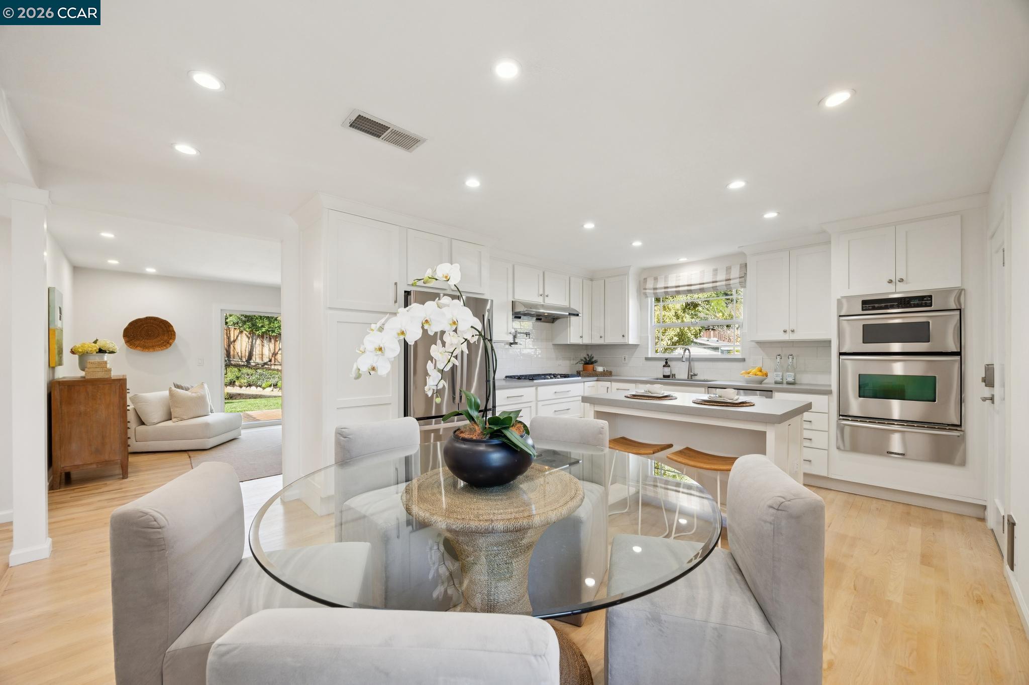 Detail Gallery Image 5 of 46 For 1651 Mendota Court, Walnut Creek,  CA 94597 - 3 Beds | 2 Baths