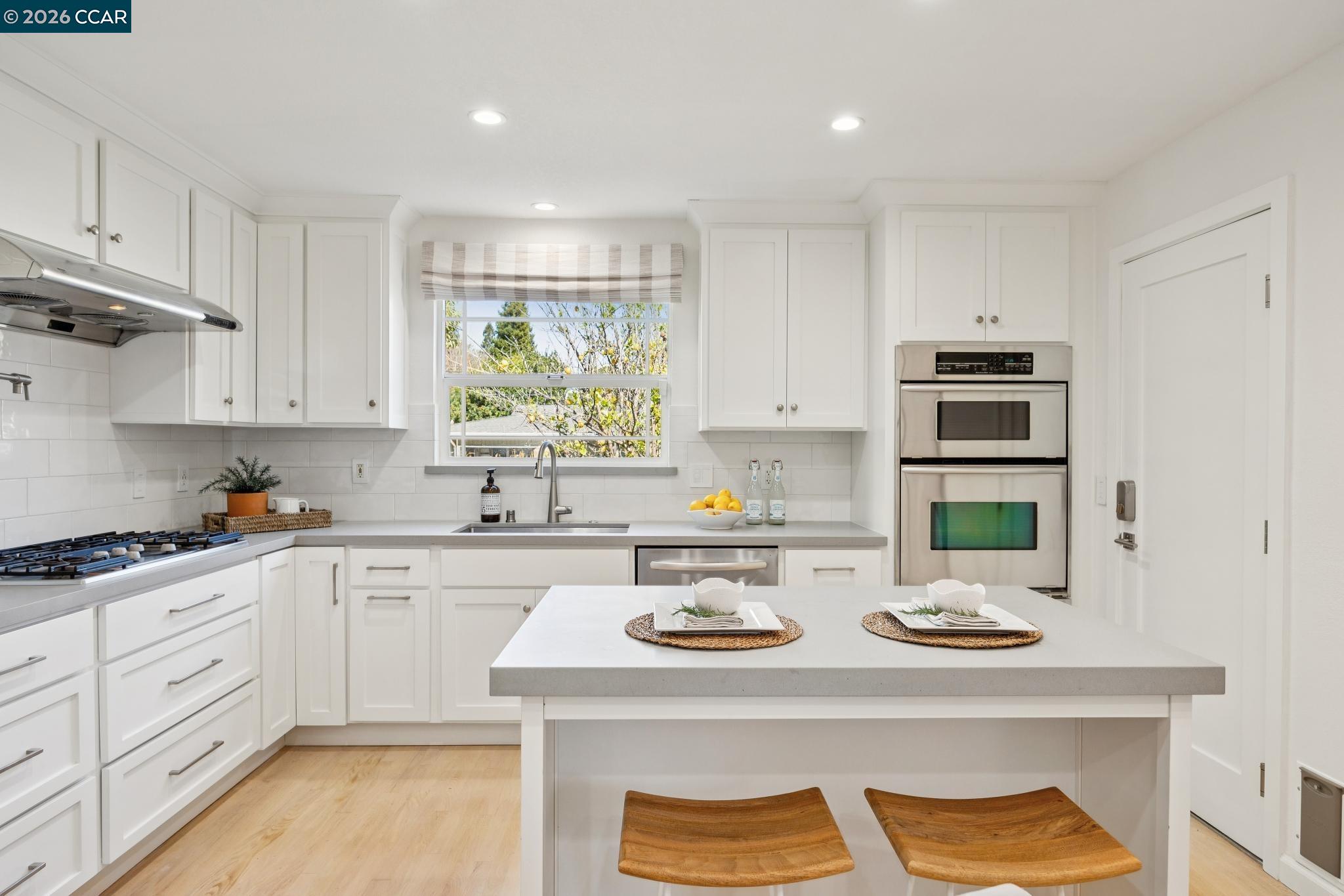 Detail Gallery Image 6 of 46 For 1651 Mendota Court, Walnut Creek,  CA 94597 - 3 Beds | 2 Baths