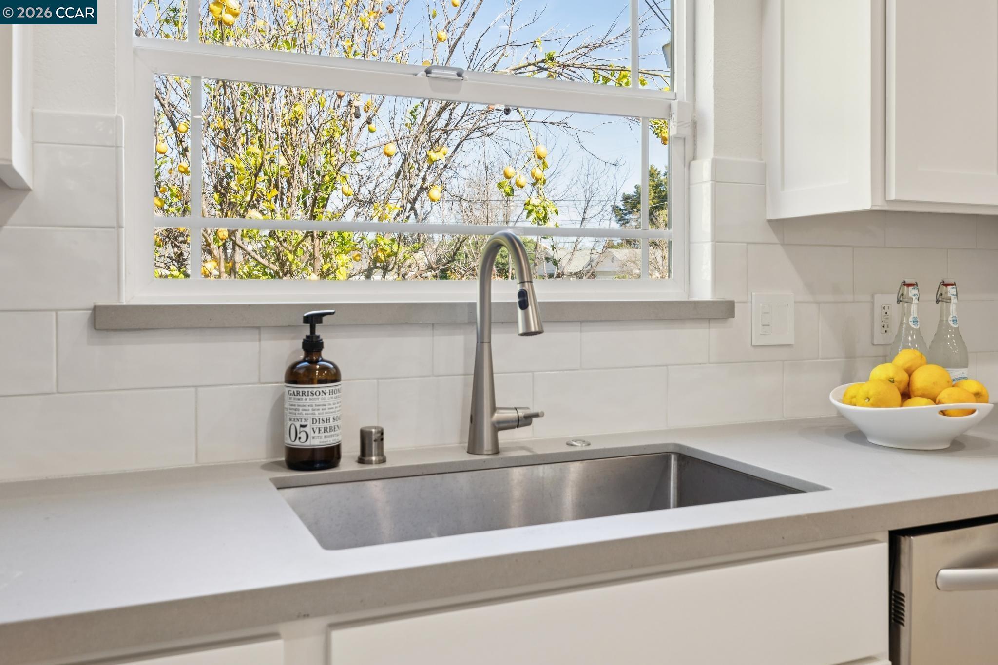 Detail Gallery Image 10 of 46 For 1651 Mendota Court, Walnut Creek,  CA 94597 - 3 Beds | 2 Baths