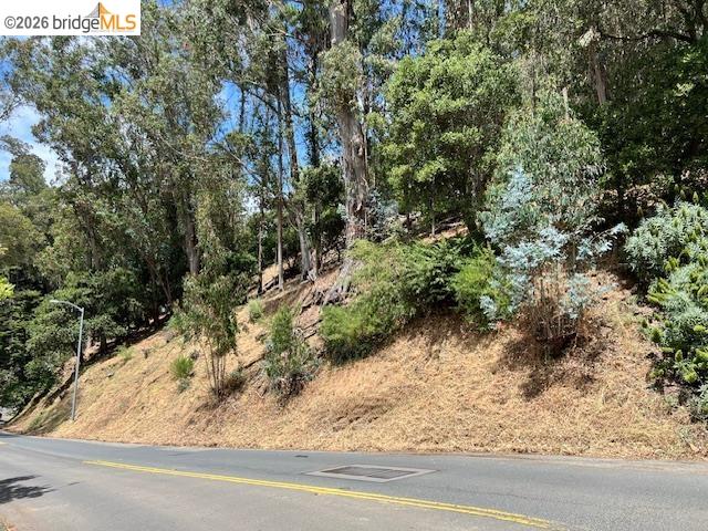 Detail Gallery Image 14 of 23 For 5847 Ascot Dr, Oakland,  CA 94611 - – Beds | – Baths