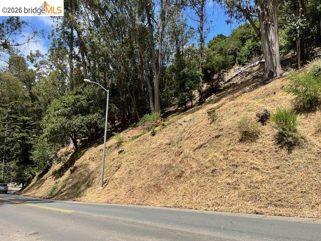 Detail Gallery Image 16 of 23 For 5847 Ascot Dr, Oakland,  CA 94611 - – Beds | – Baths