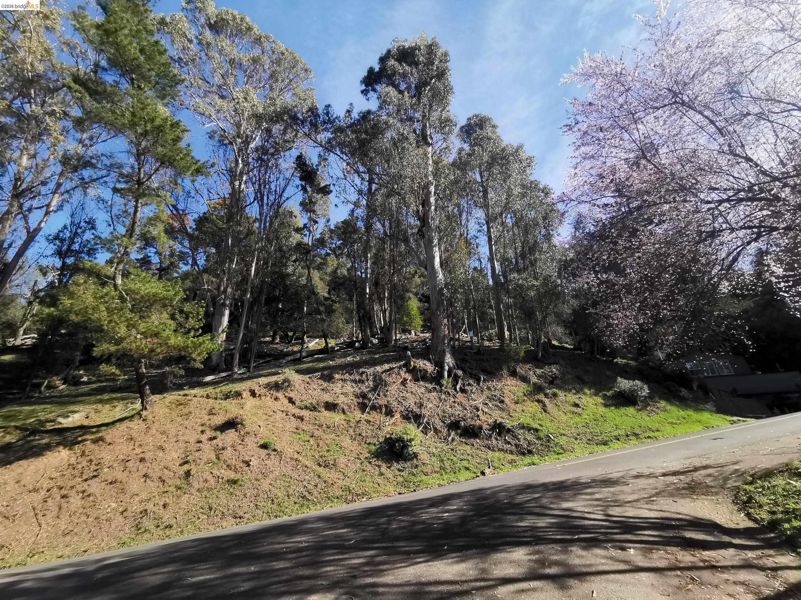 Detail Gallery Image 21 of 23 For 5847 Ascot Dr, Oakland,  CA 94611 - – Beds | – Baths