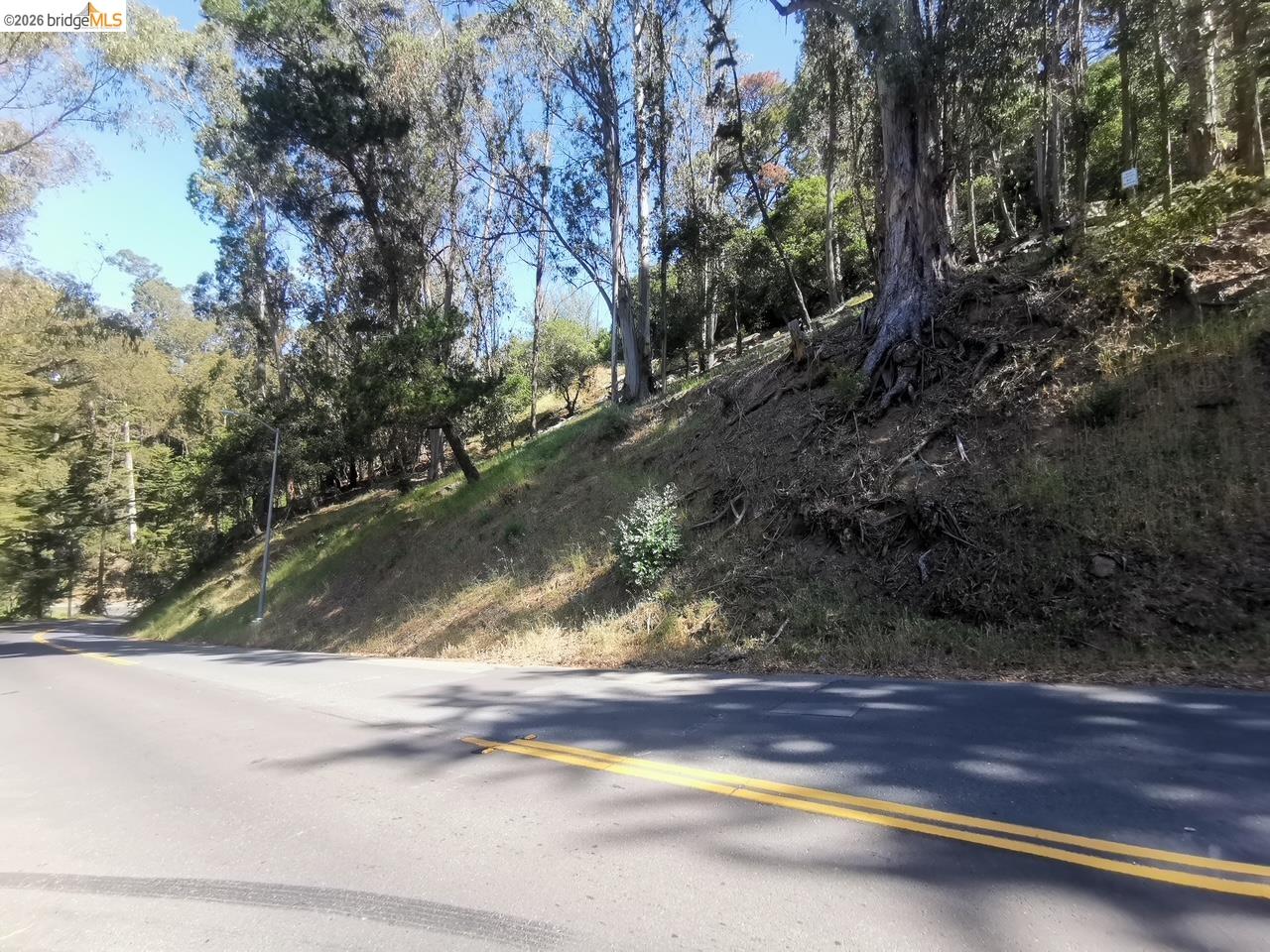 Detail Gallery Image 22 of 23 For 5847 Ascot Dr, Oakland,  CA 94611 - – Beds | – Baths