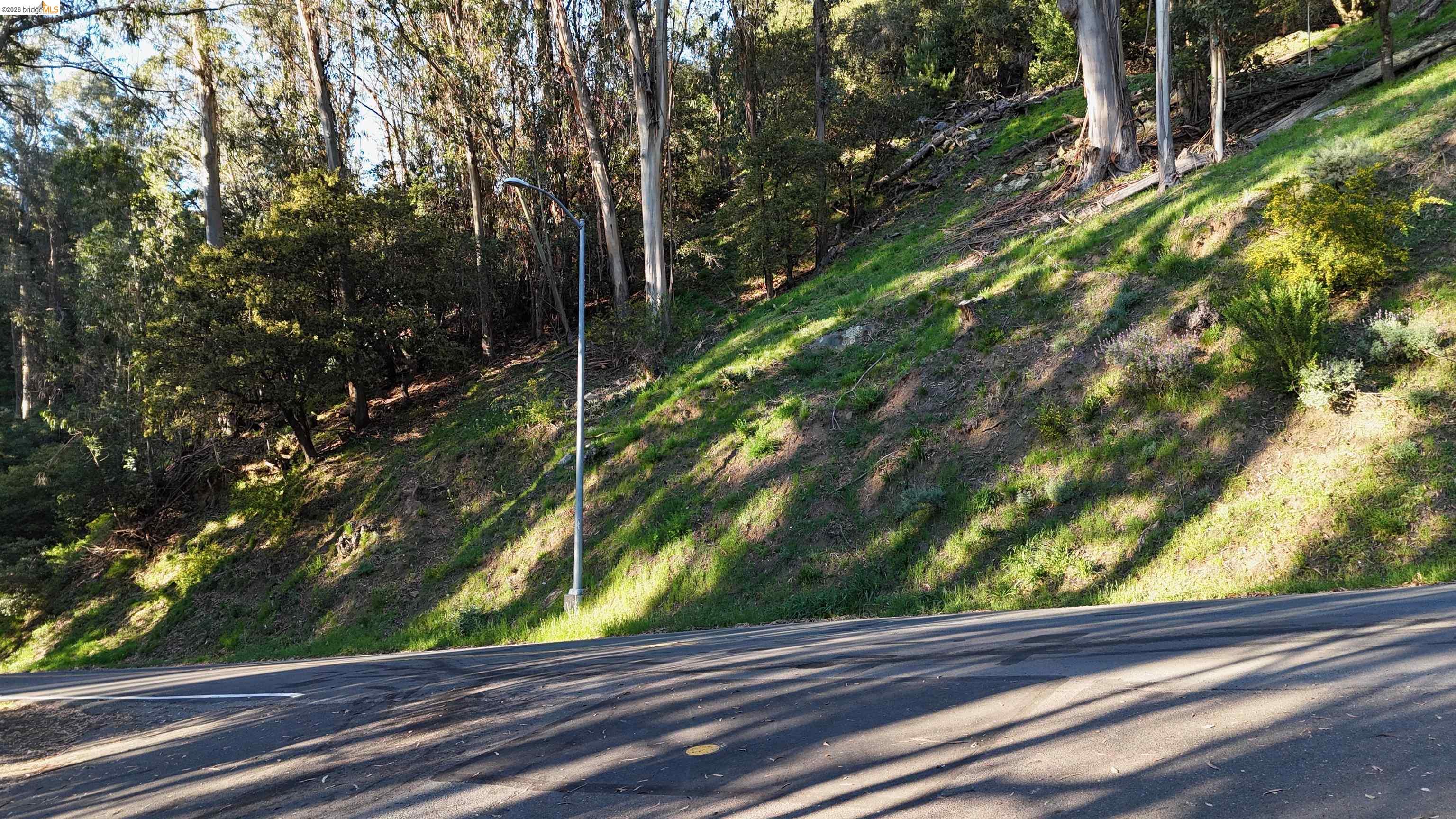 5847 Ascot Dr, Oakland, CA, 94611