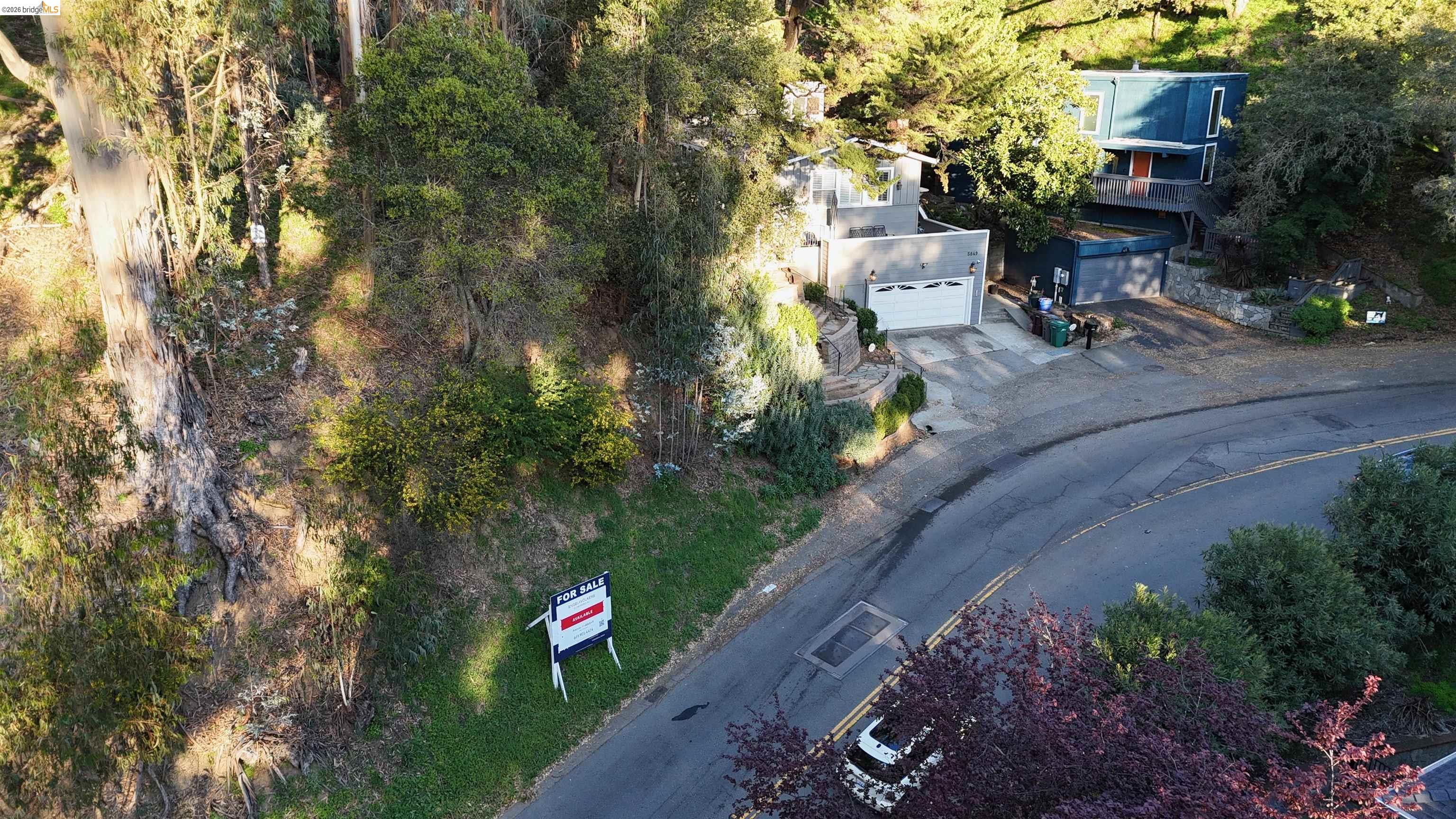 Detail Gallery Image 8 of 23 For 5847 Ascot Dr, Oakland,  CA 94611 - – Beds | – Baths