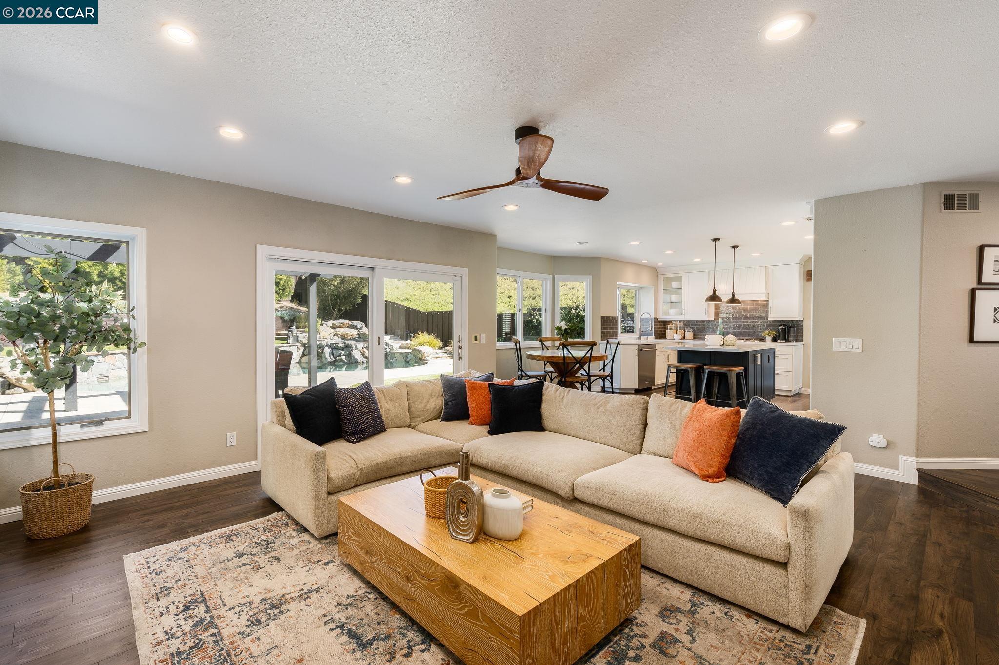 Detail Gallery Image 15 of 56 For 92 Hillview Dr, Danville,  CA 94506 - 5 Beds | 3 Baths