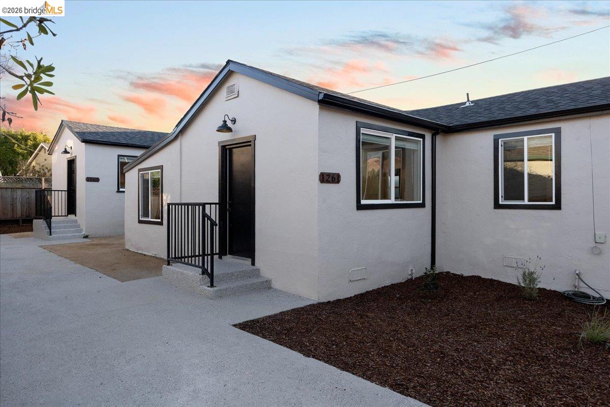 Detail Gallery Image 3 of 46 For 1261 61st St, Emeryville,  CA 94608 - – Beds | – Baths