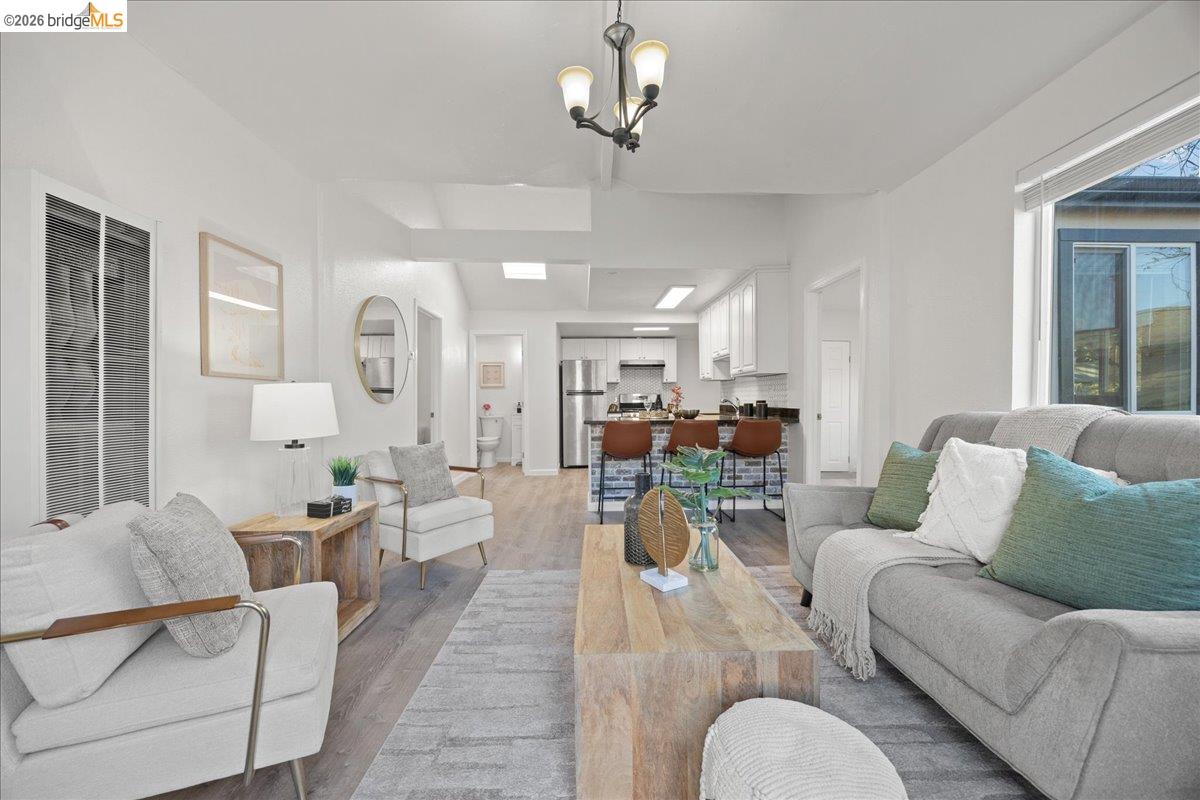 Detail Gallery Image 4 of 46 For 1261 61st St, Emeryville,  CA 94608 - – Beds | – Baths