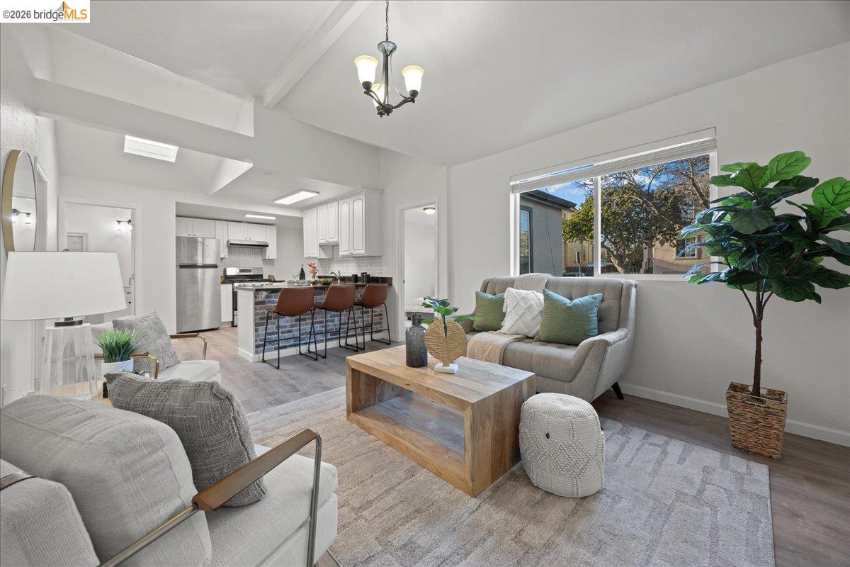 Detail Gallery Image 5 of 46 For 1261 61st St, Emeryville,  CA 94608 - – Beds | – Baths