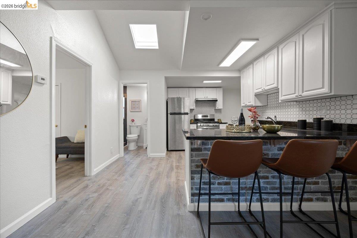 Detail Gallery Image 7 of 46 For 1261 61st St, Emeryville,  CA 94608 - – Beds | – Baths