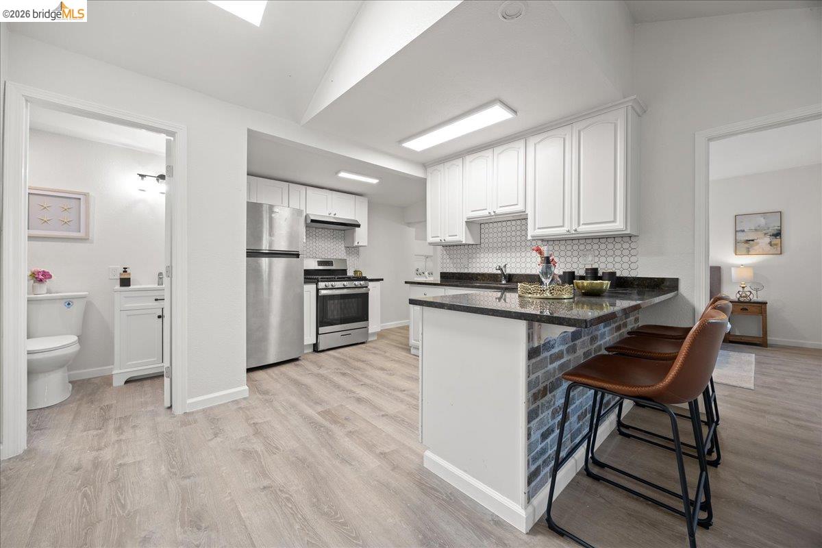 Detail Gallery Image 9 of 46 For 1261 61st St, Emeryville,  CA 94608 - – Beds | – Baths